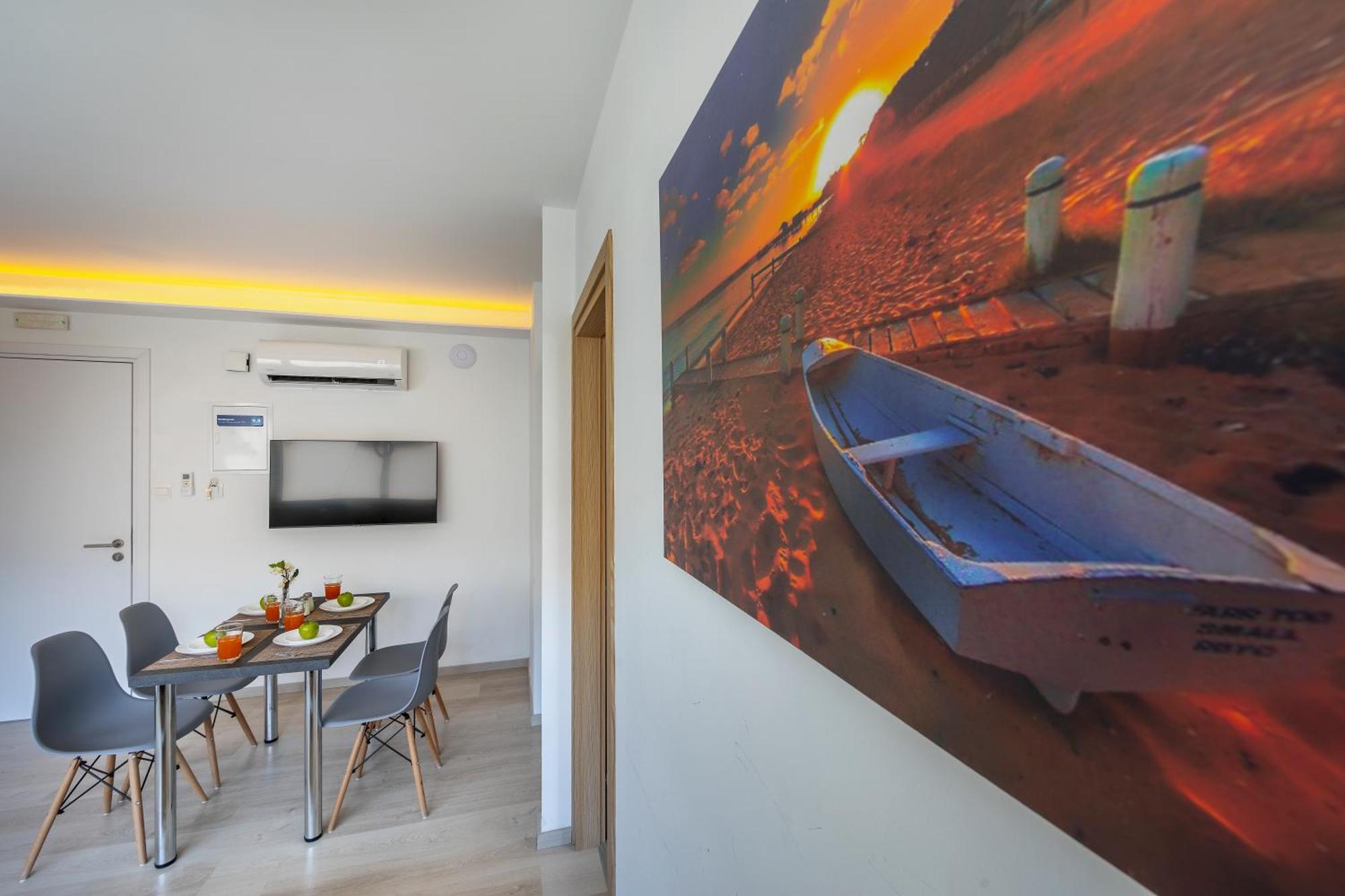 C-premium Apts 100m From And Centre Căn hộ *