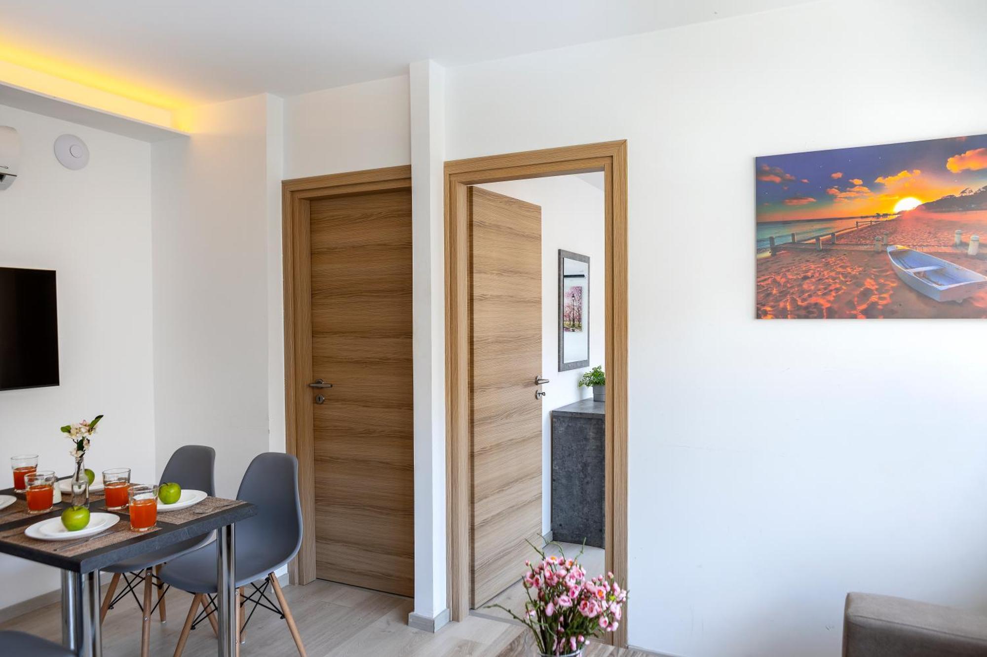 C-premium Apts 100m From And Centre Căn hộ