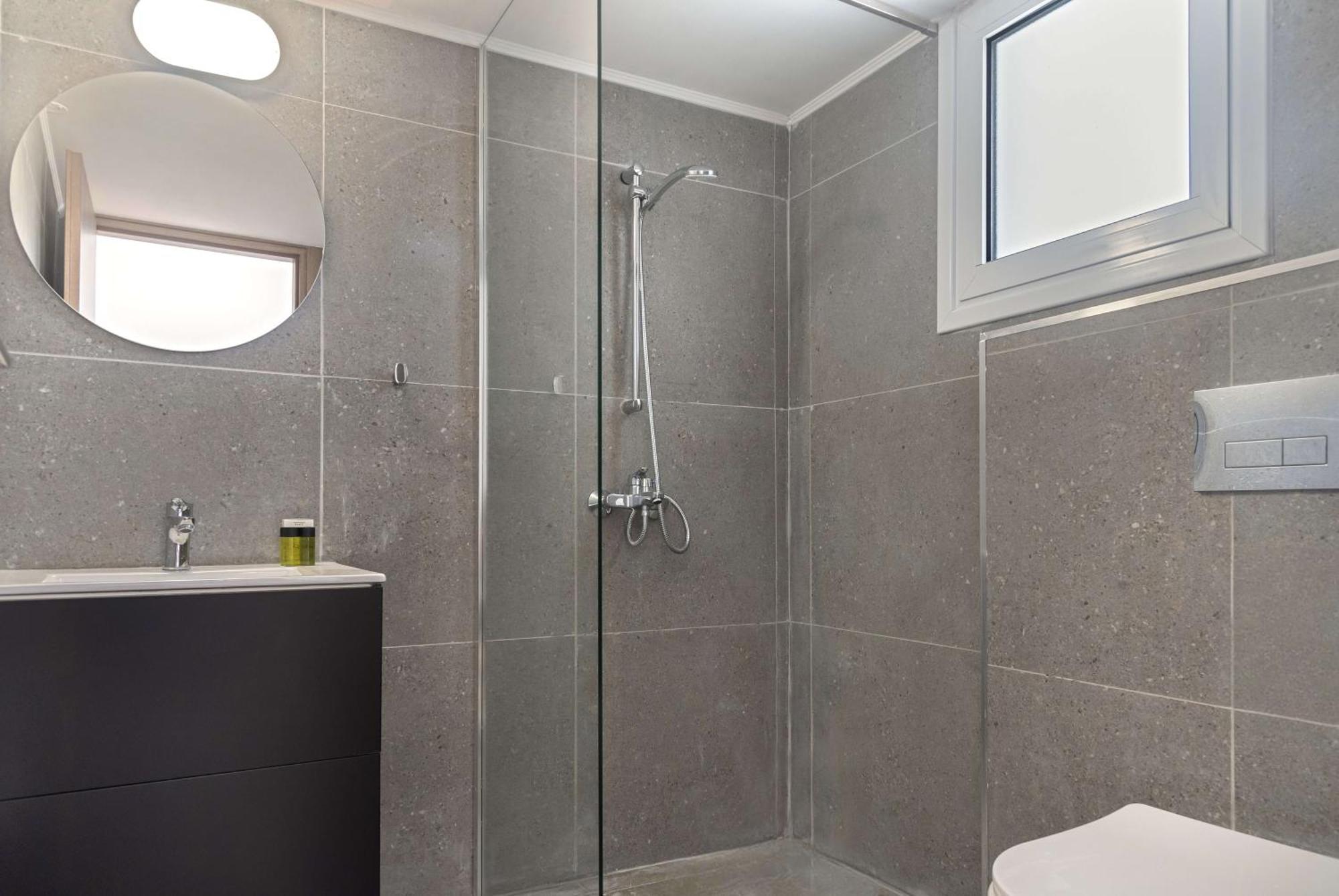 Apartment Phaedrus Living Breeze Residences Urbanity