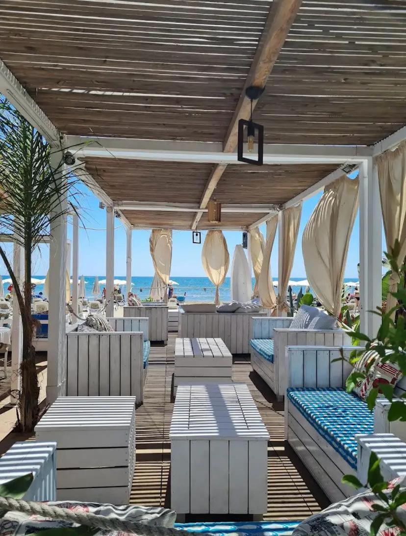 Apartment Paradise Homes 17