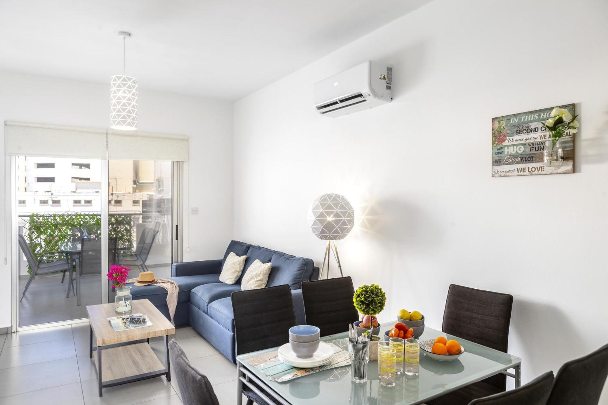 Airbnsea Centre Side Sea View * Larnaca
