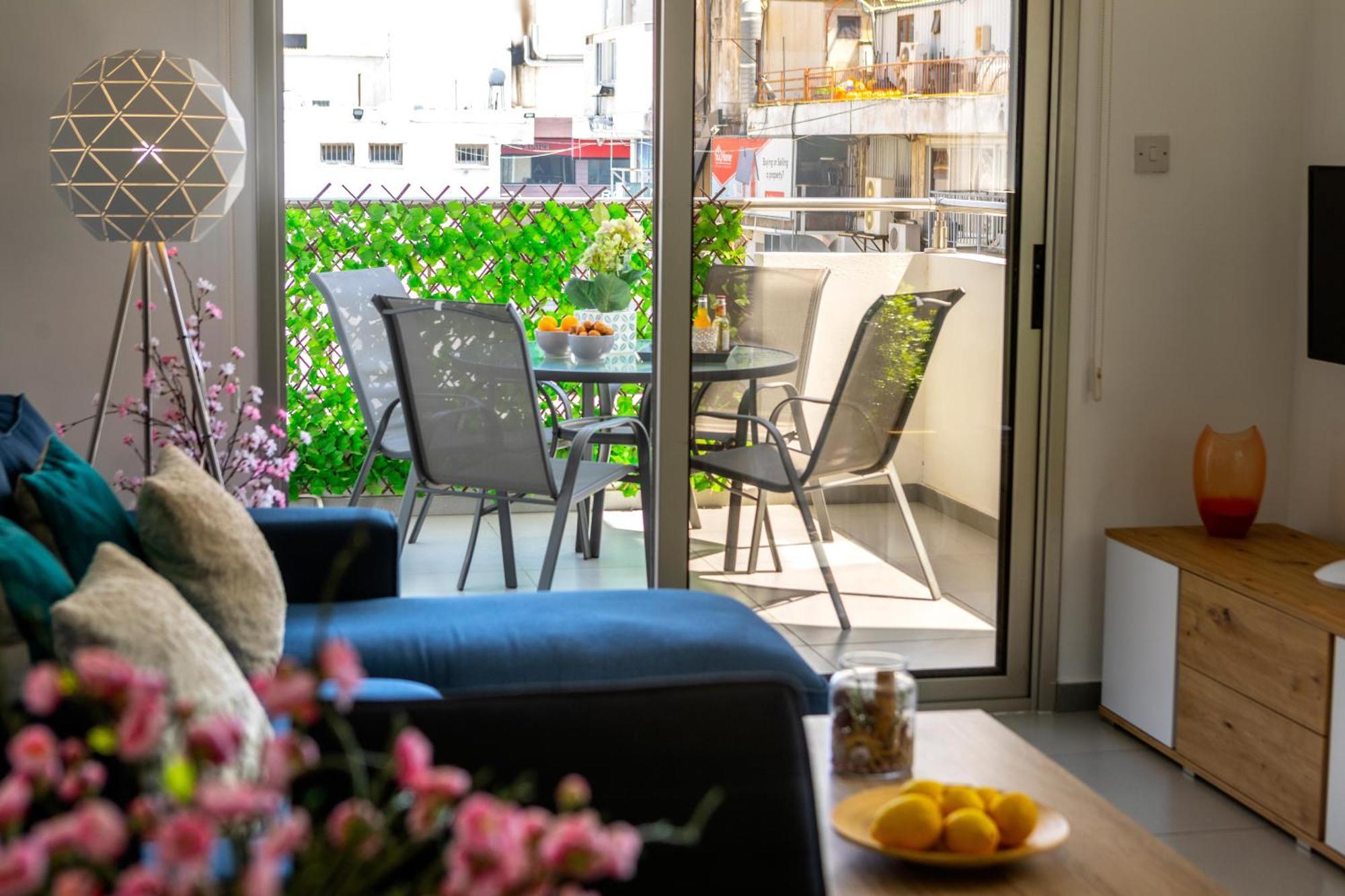 Apartment Airbnsea Centre Side Sea View