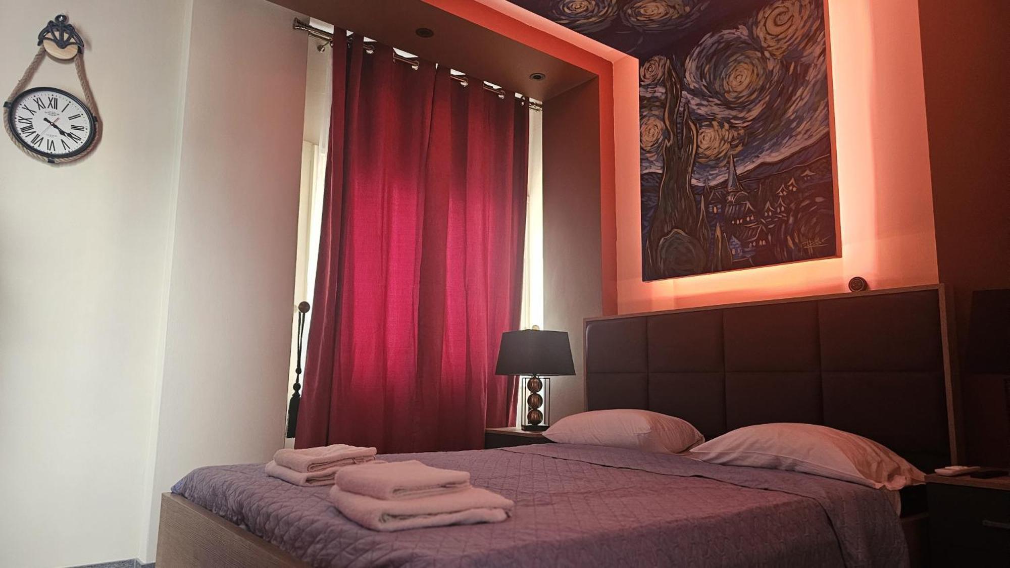 Apartment Gogh *