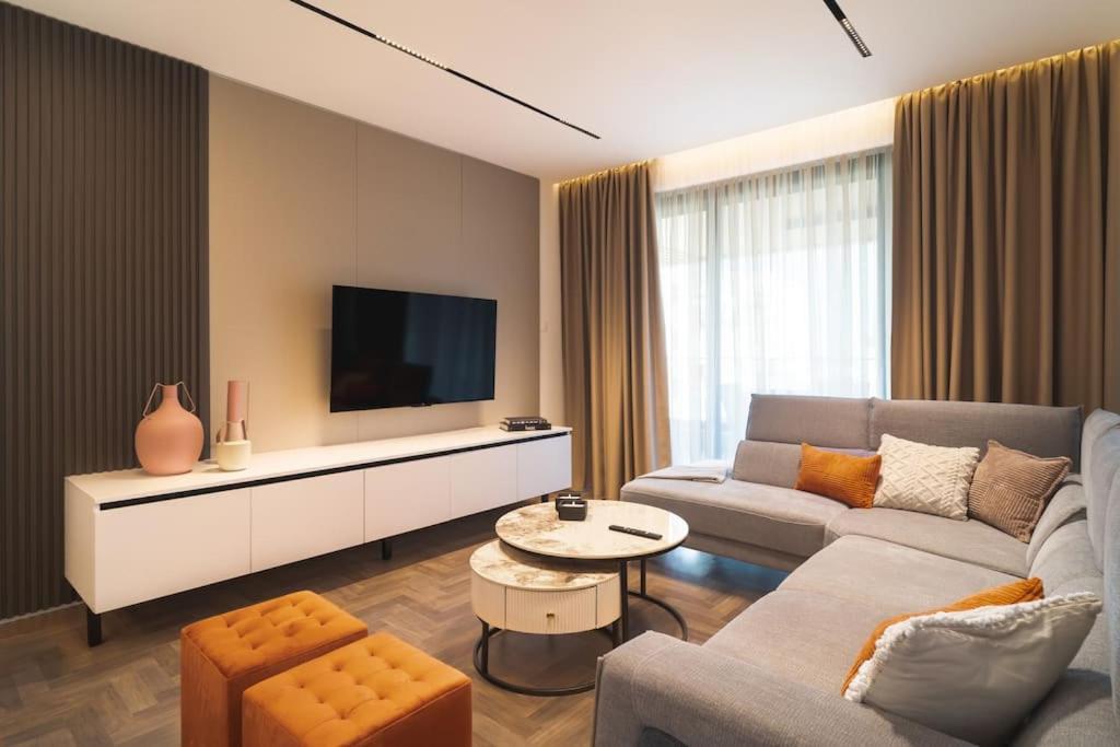 Apartment Mackenzie Story 2 Bdr Luxe Flat