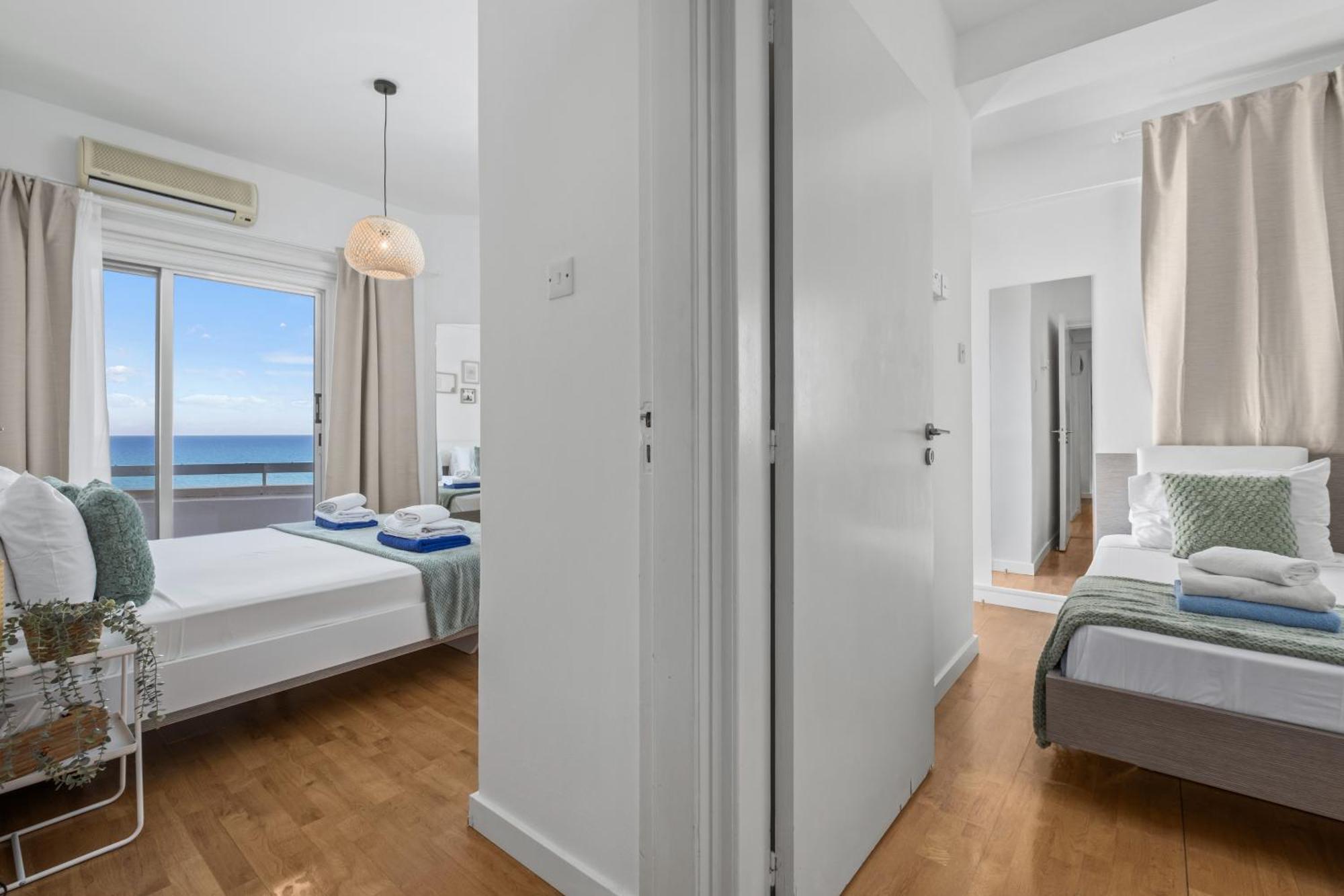 Lazuli Sea View Beachfront- Ap 61 Apartment