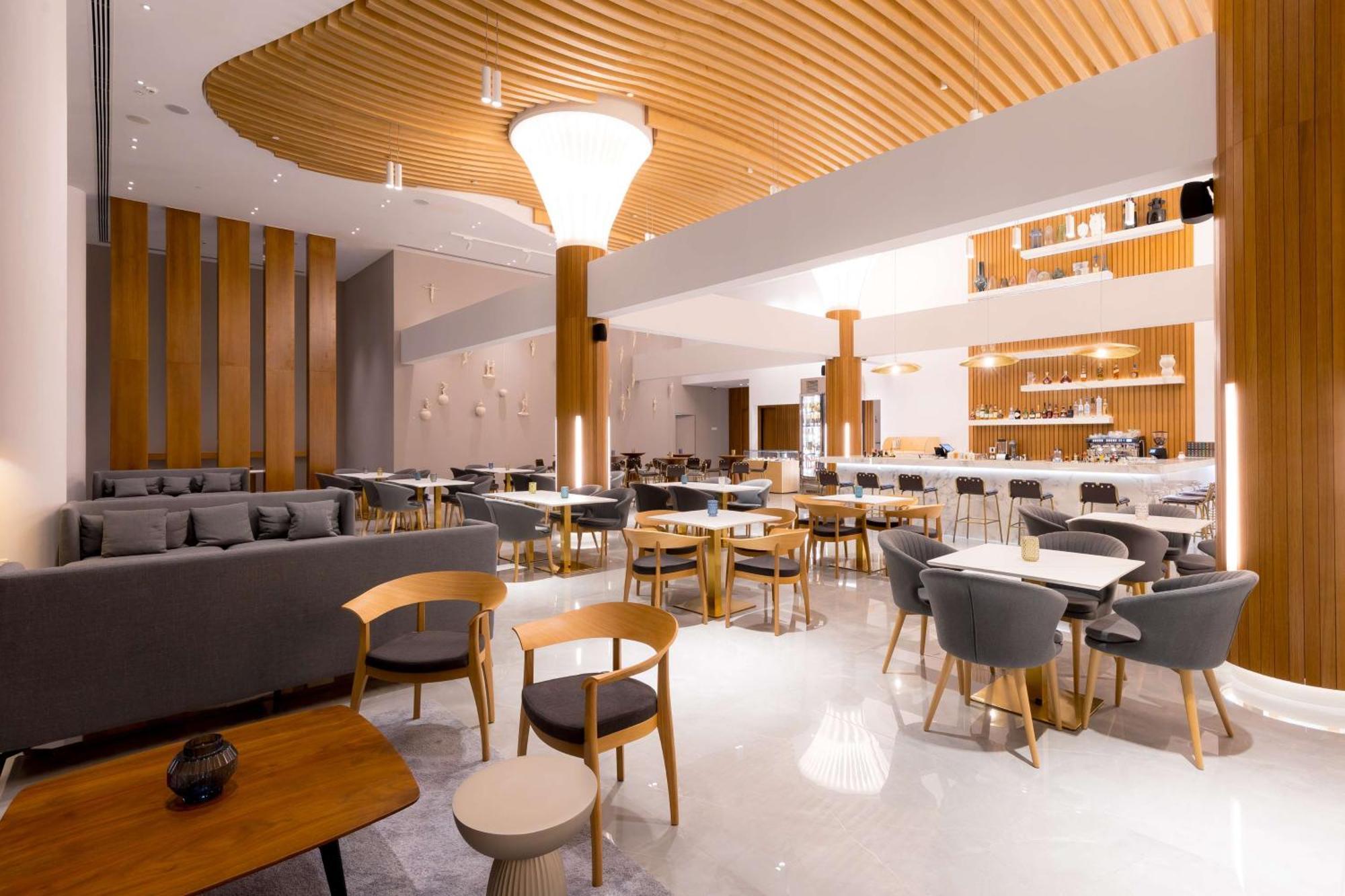 Radisson 5* Lárnaca