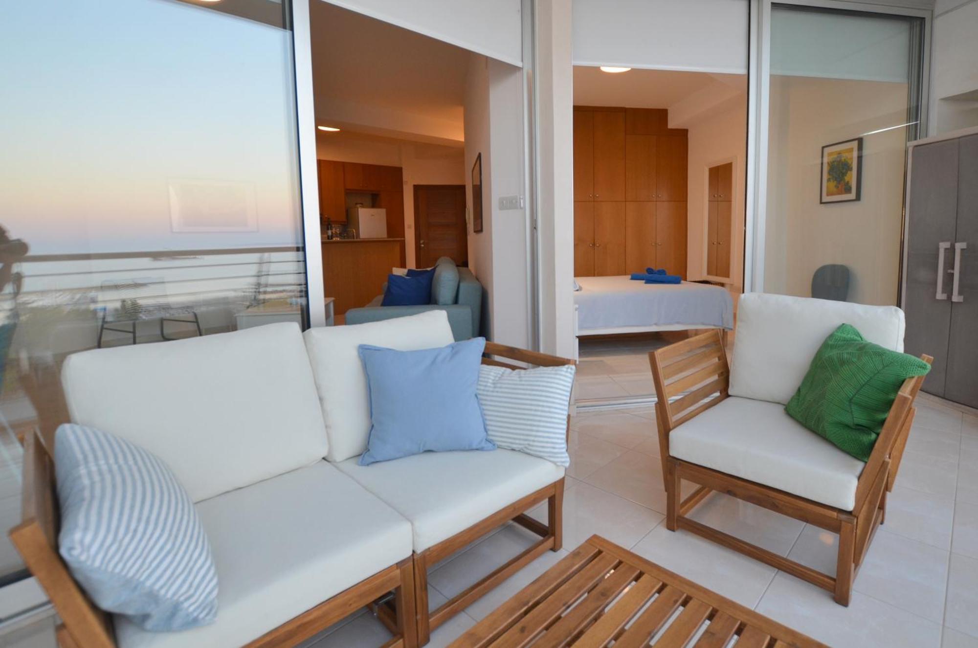 Awesome Sea & Marina View Center 1 Bdr Flat *