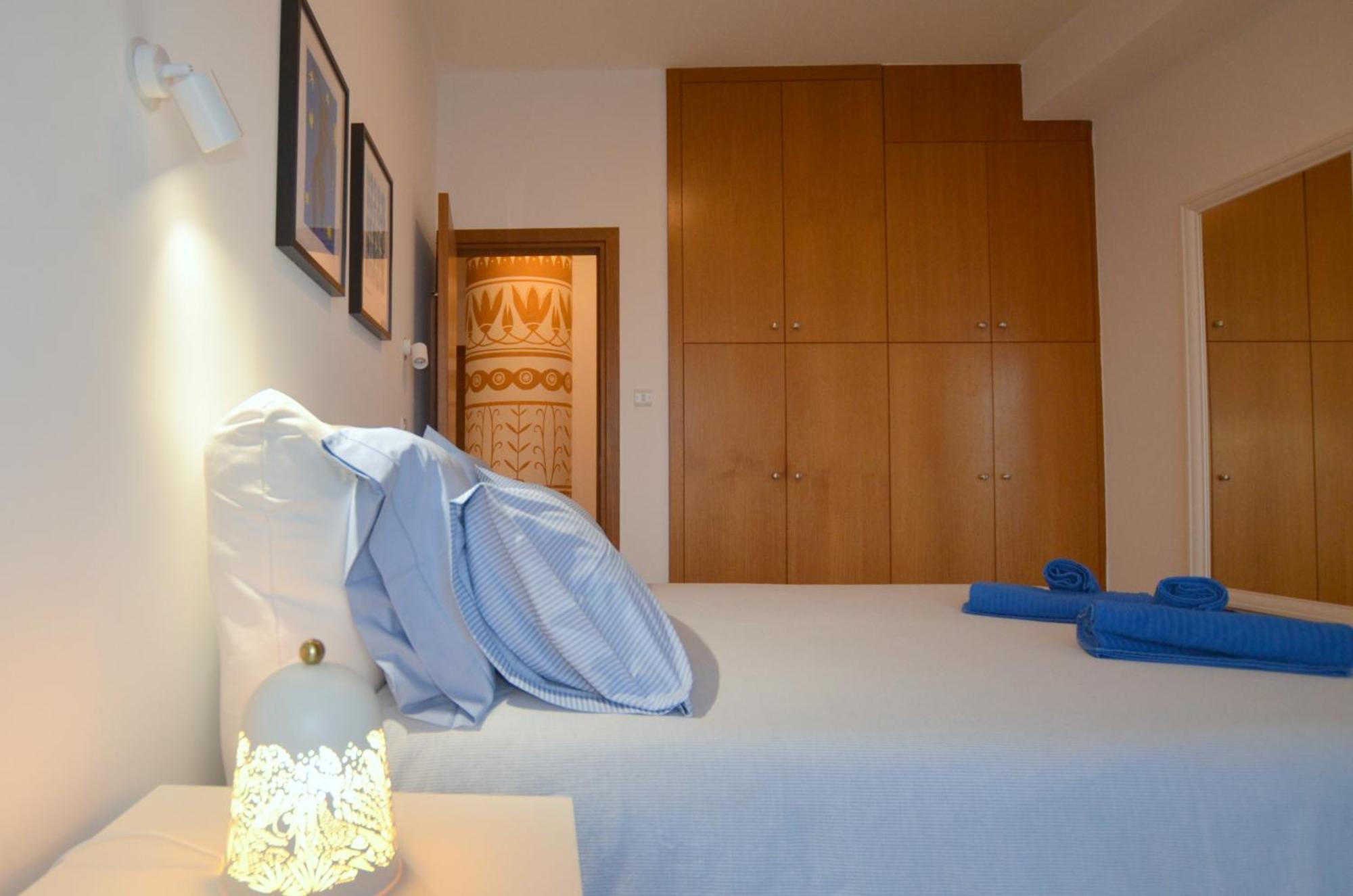 Awesome Sea & Marina View Center 1 Bdr Flat Apartment *