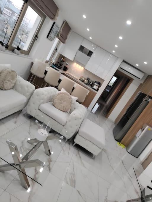 Apartment Luxury In 2 Bedroom 1 Balcony Larnaca