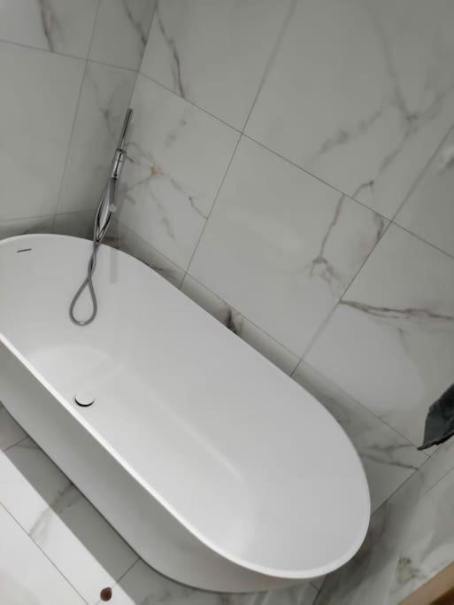 Luxury In 2 Bedroom 1 Balcony Larnaca