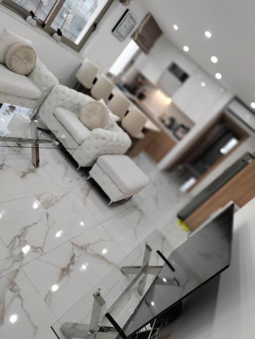 Luxury In 2 Bedroom 1 Balcony *