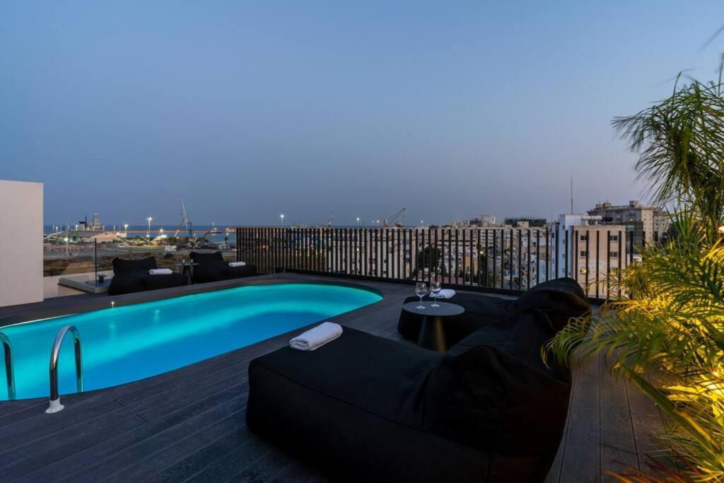Apartment The Penthouse - 3br Seaview With Private Pool In Larnaca
