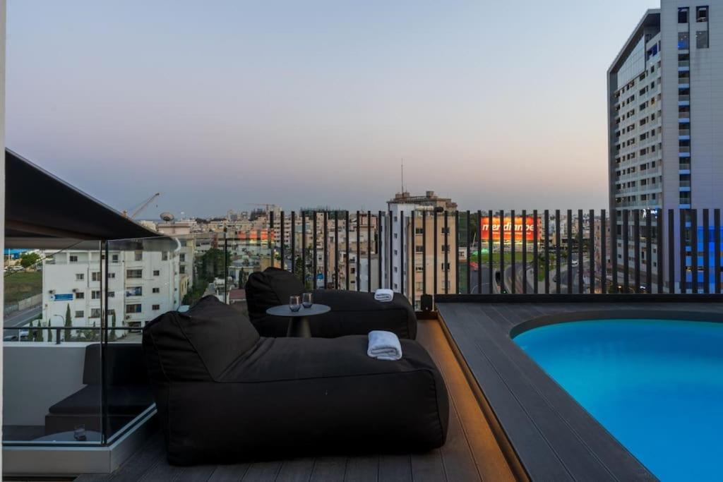 The Penthouse - 3br Seaview With Private Pool In Larnaca