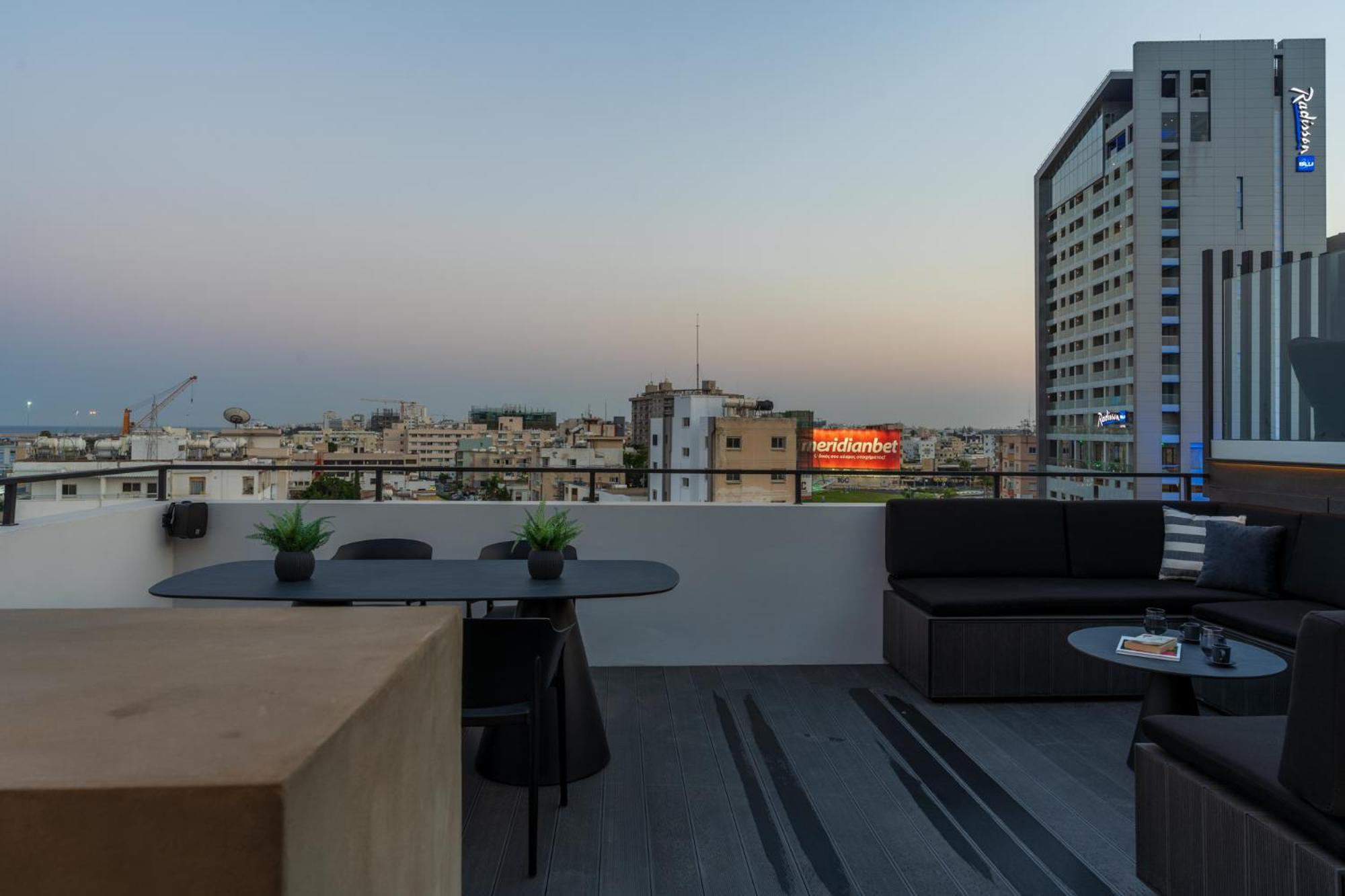 The Penthouse - 3br Seaview With Private Pool In