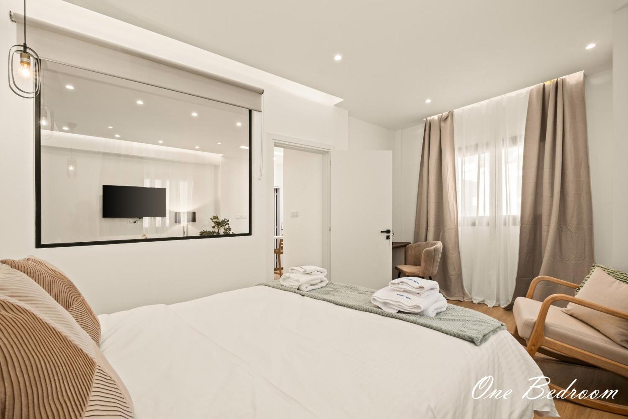 Lazuli Hermes Larnaca