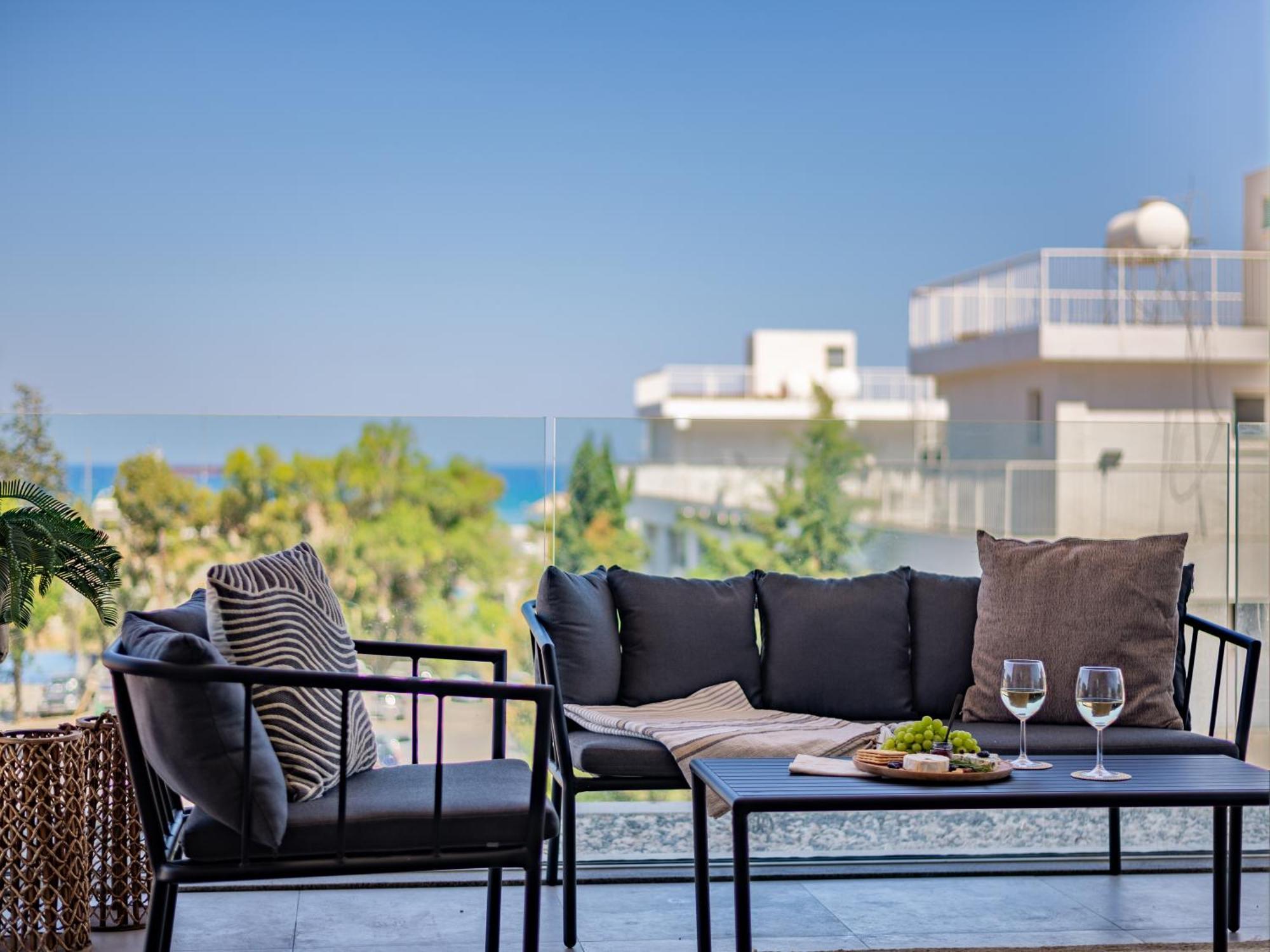 Sanders Gaia - Bright Two-bedroom With Sea View * Lárnaca