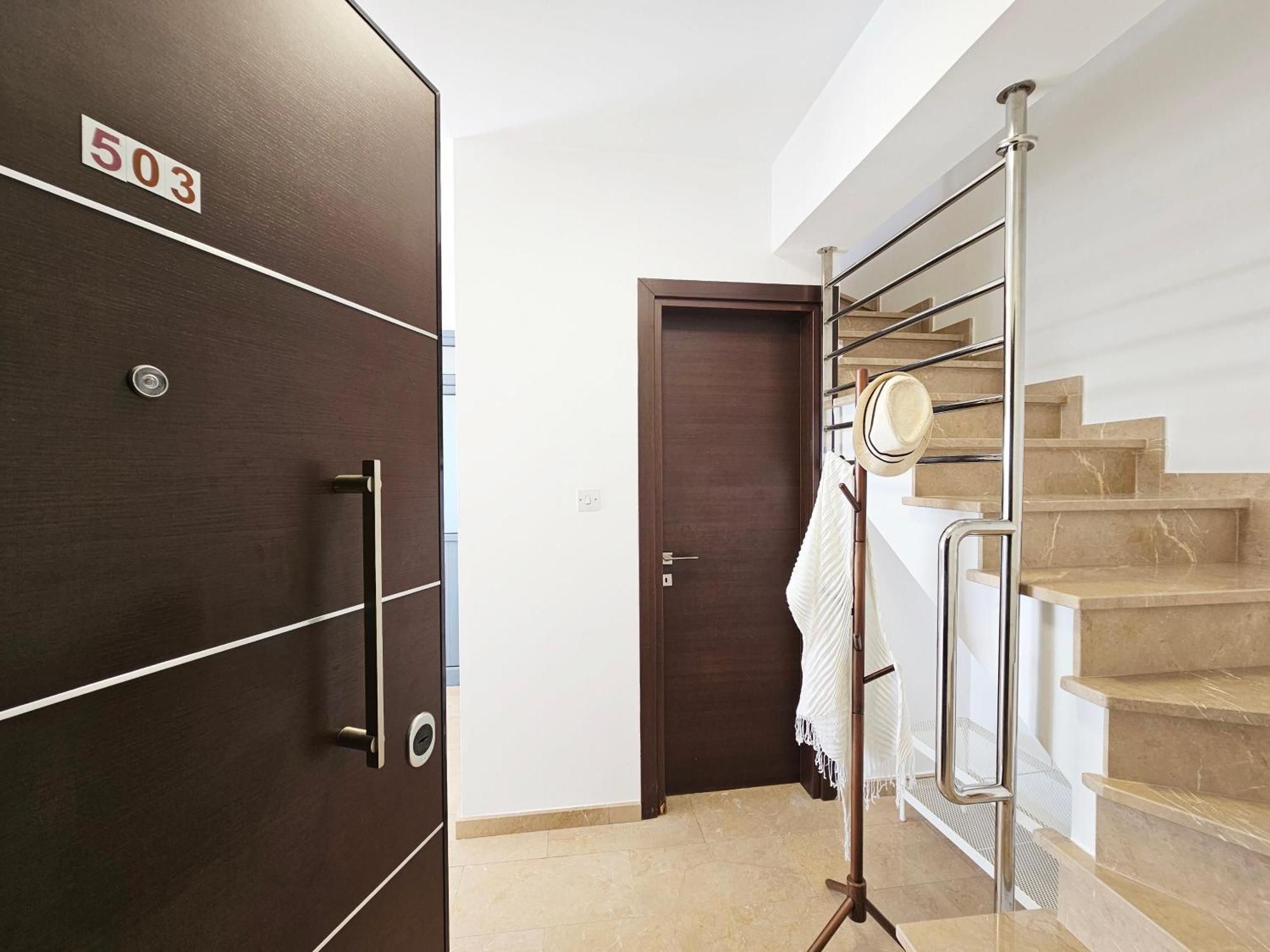 Dios Ponte Finikoudes Beachfront Holiday home *