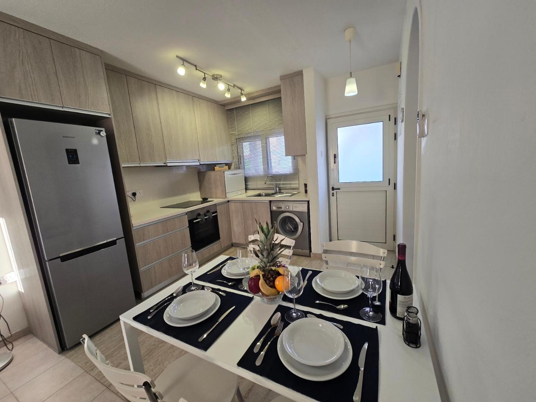 Apartment Seaside Escape Larnaca