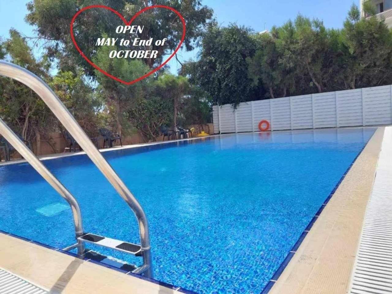 Luxury Penthouse 1br-seafront-seasonal Pool-central * Lárnaca