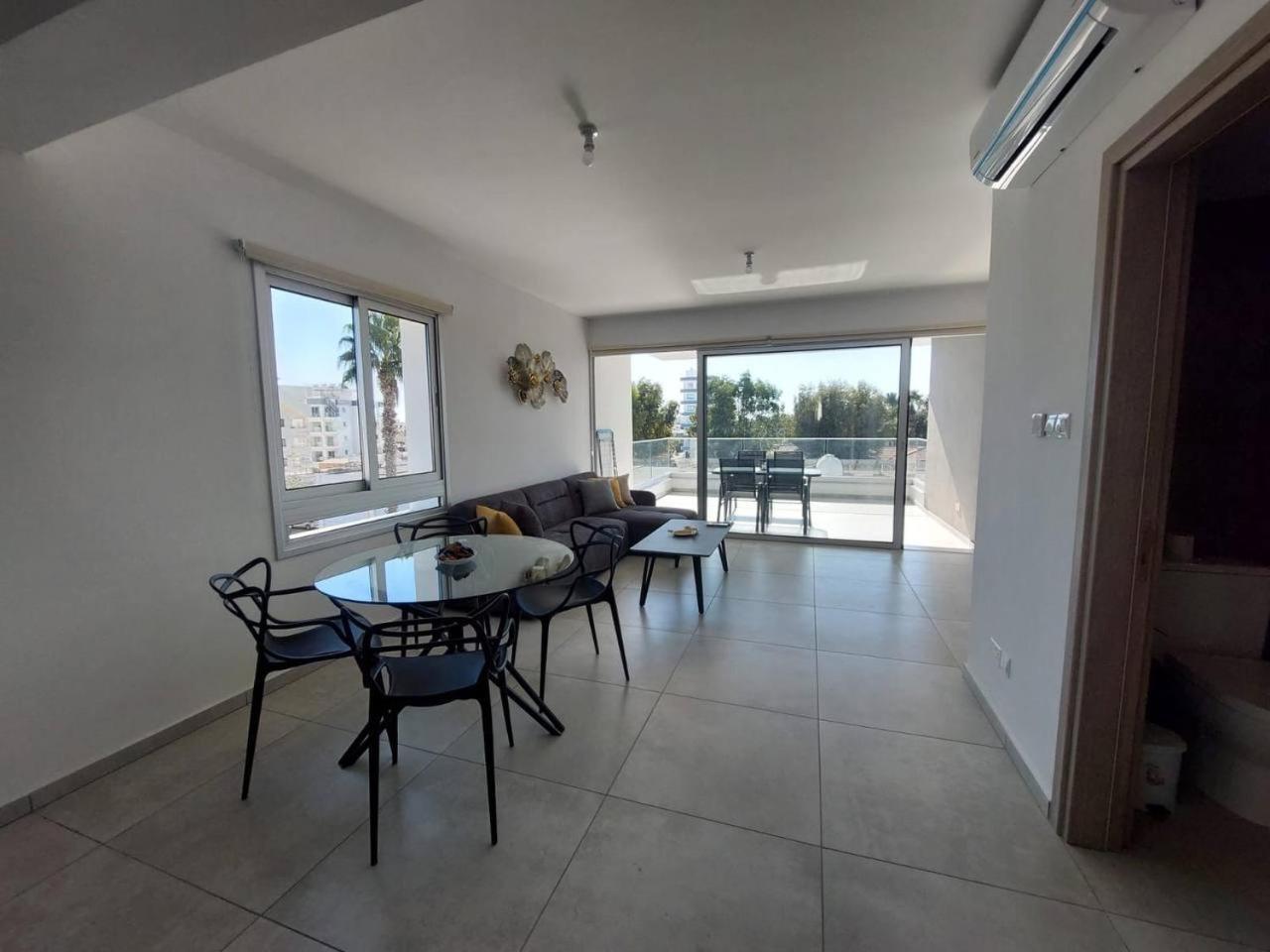 Luxury 2 Bedroom 301 Apartment Larnaca