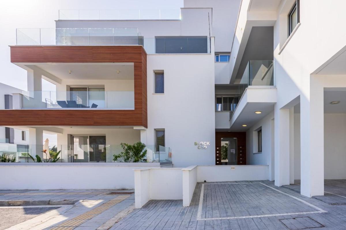 Apartment Valleria - 2 Bedroom W Pool In *