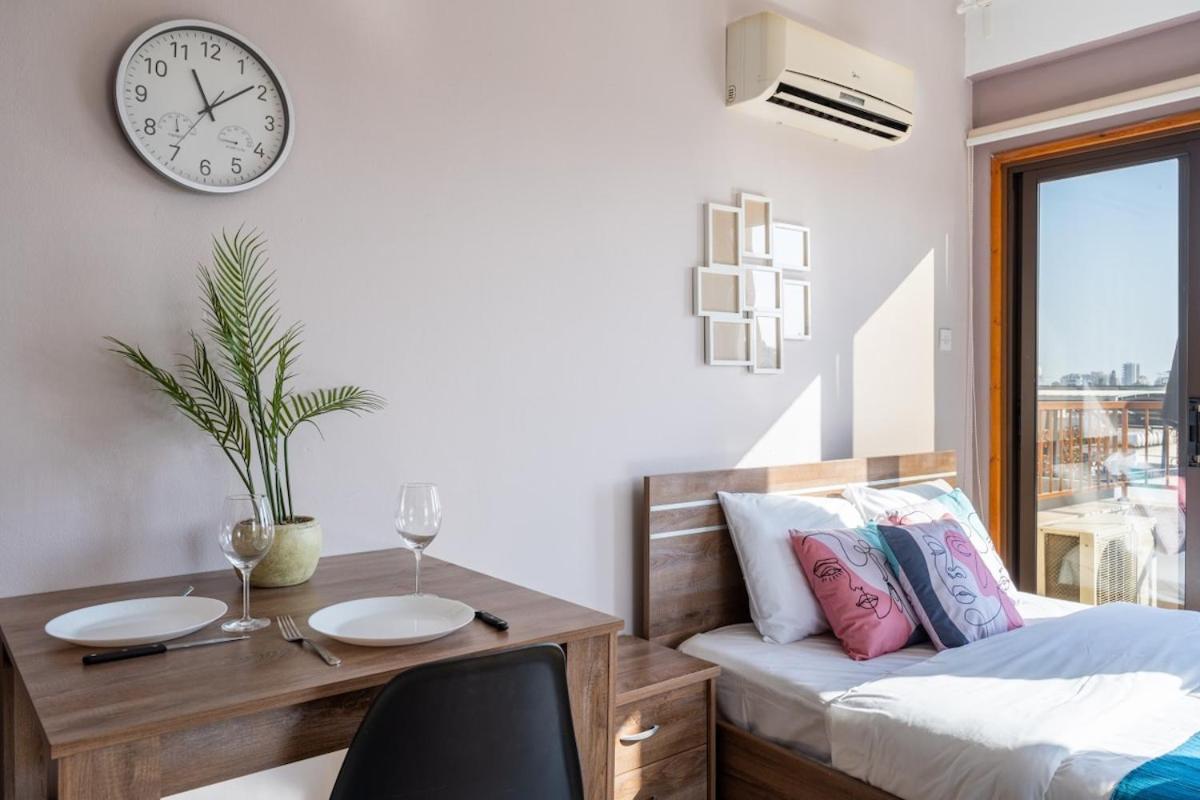 Ani's Stylish W Terrace In Apartment Larnaca