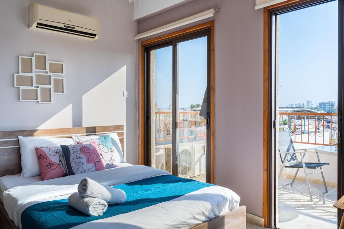 Ani's Stylish W Terrace In *