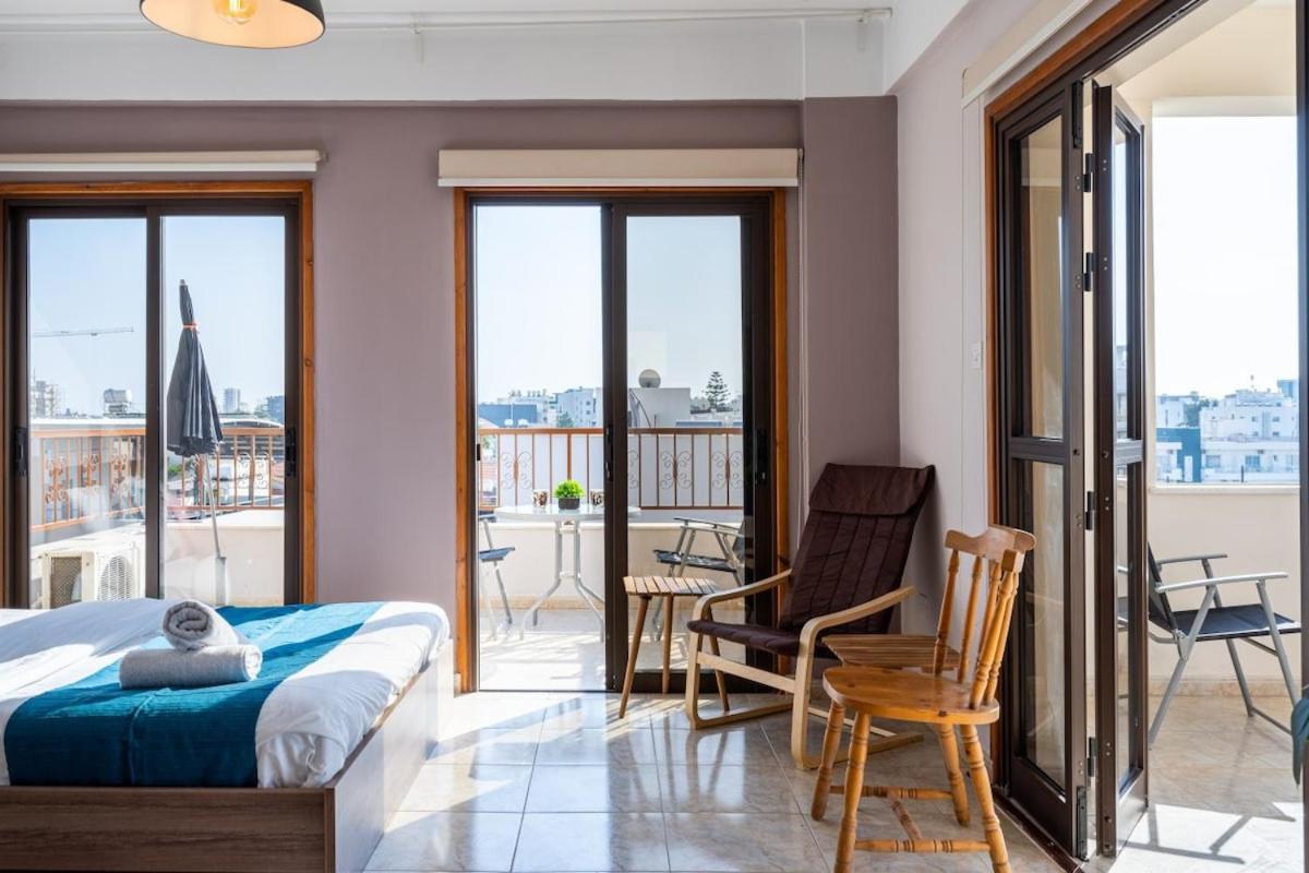 Ani's Stylish W Terrace In Apartment *