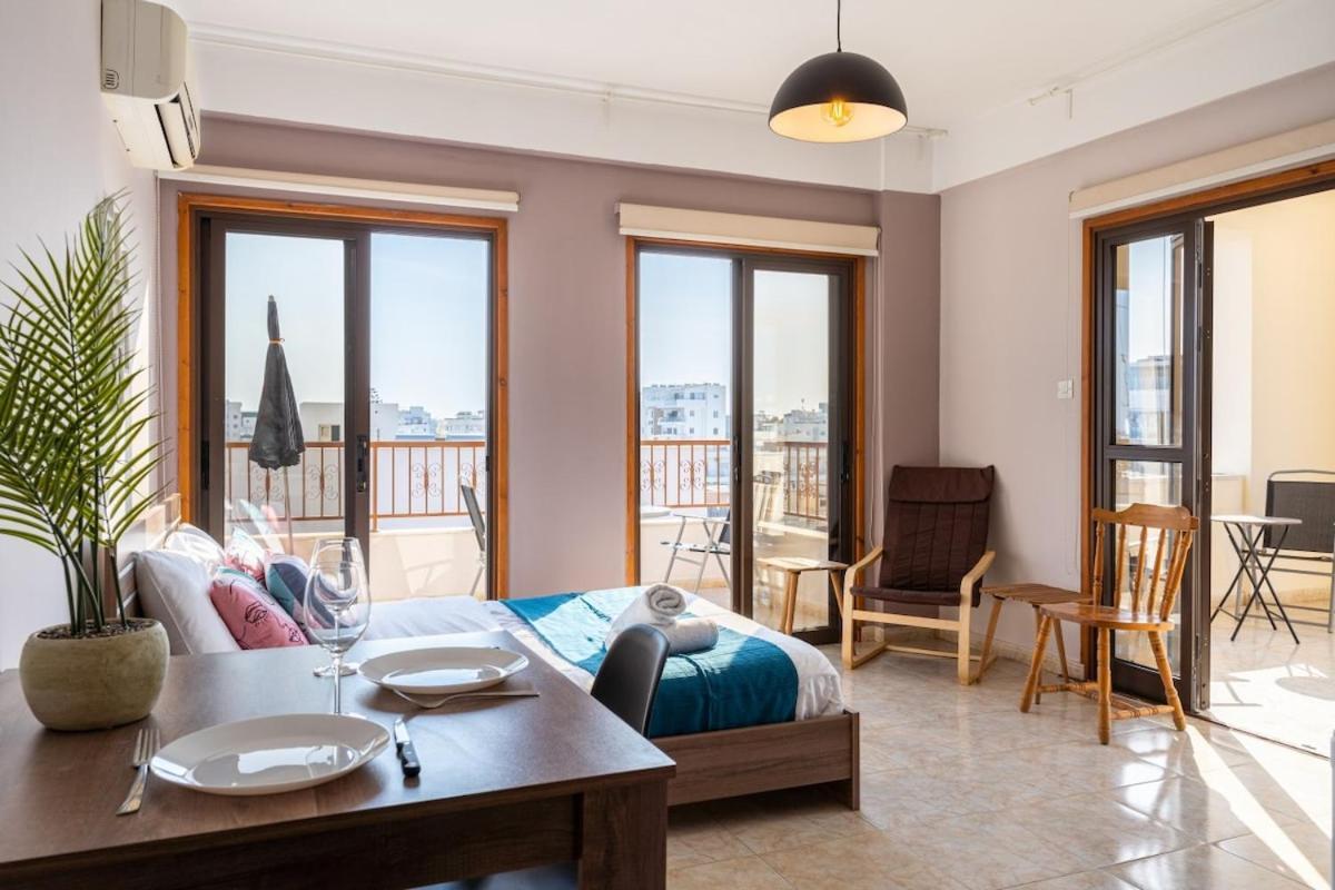 Ani's Stylish W Terrace In Apartment Larnaca
