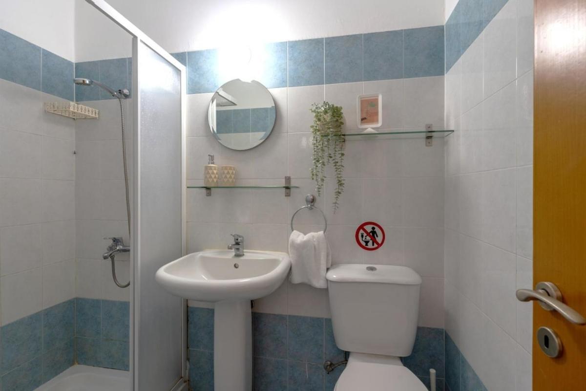 Apartment Quartz - Cozy W Balcony In Larnaca