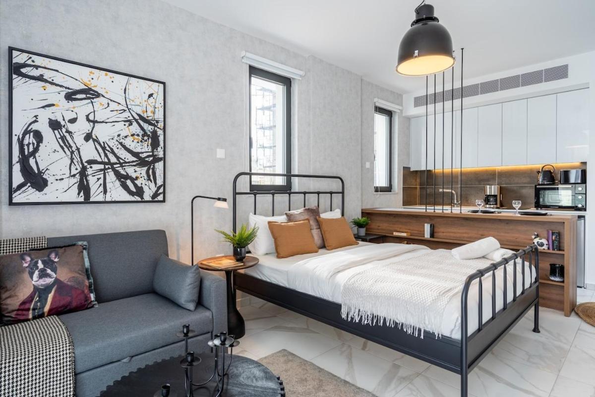 Dusk - Harmonic By 49 In Mackenzie Apartment