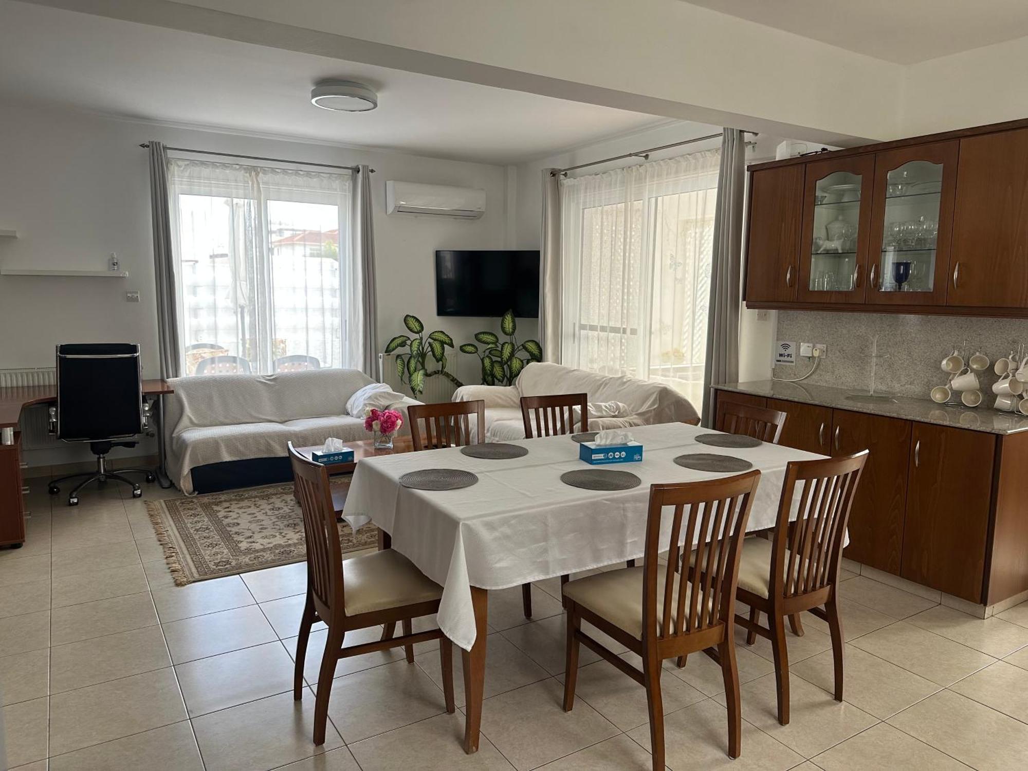 Villa Andy-350 M From The Larnaca