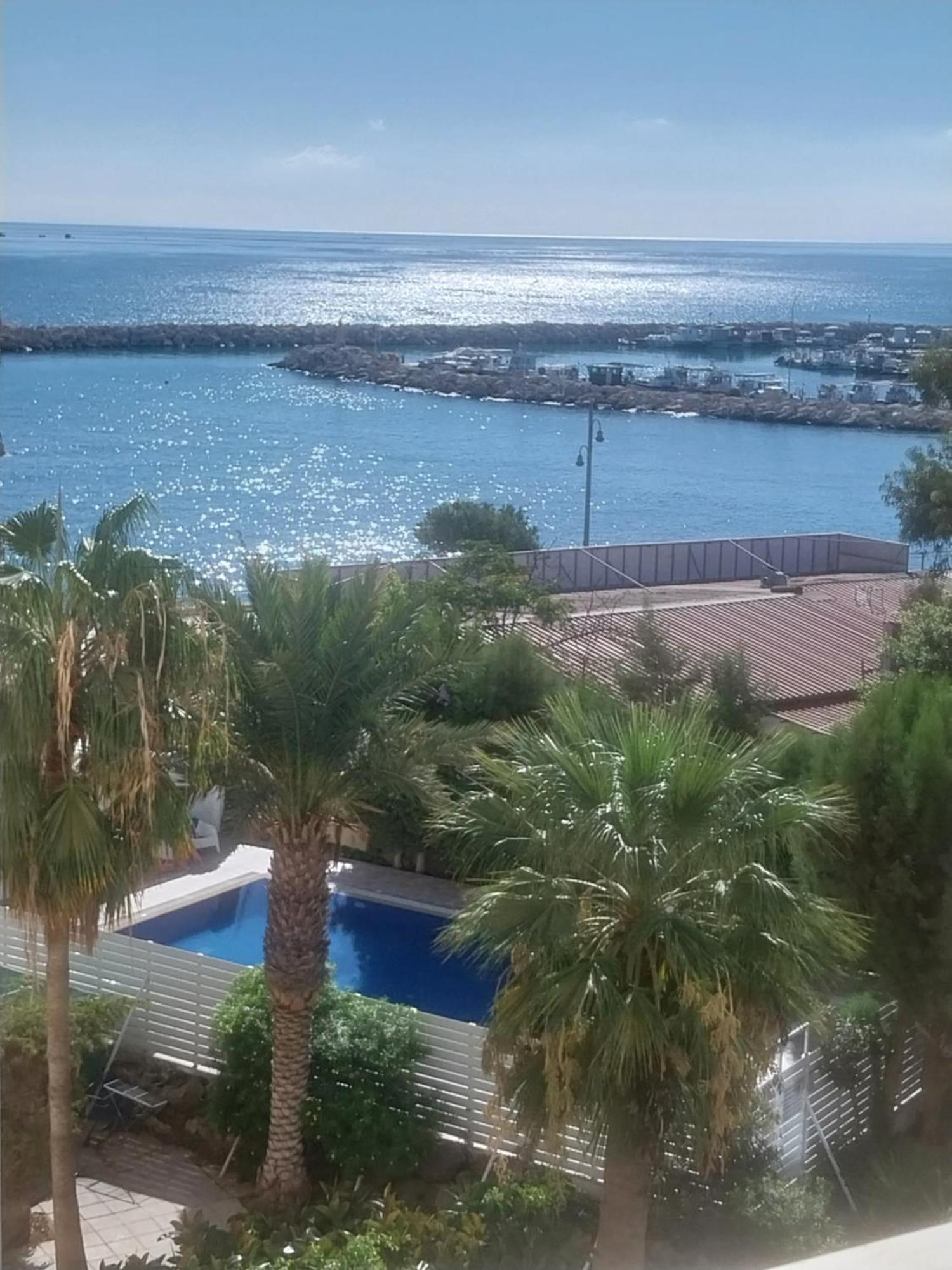 Mikis's Seagate Aprt. Larnaca