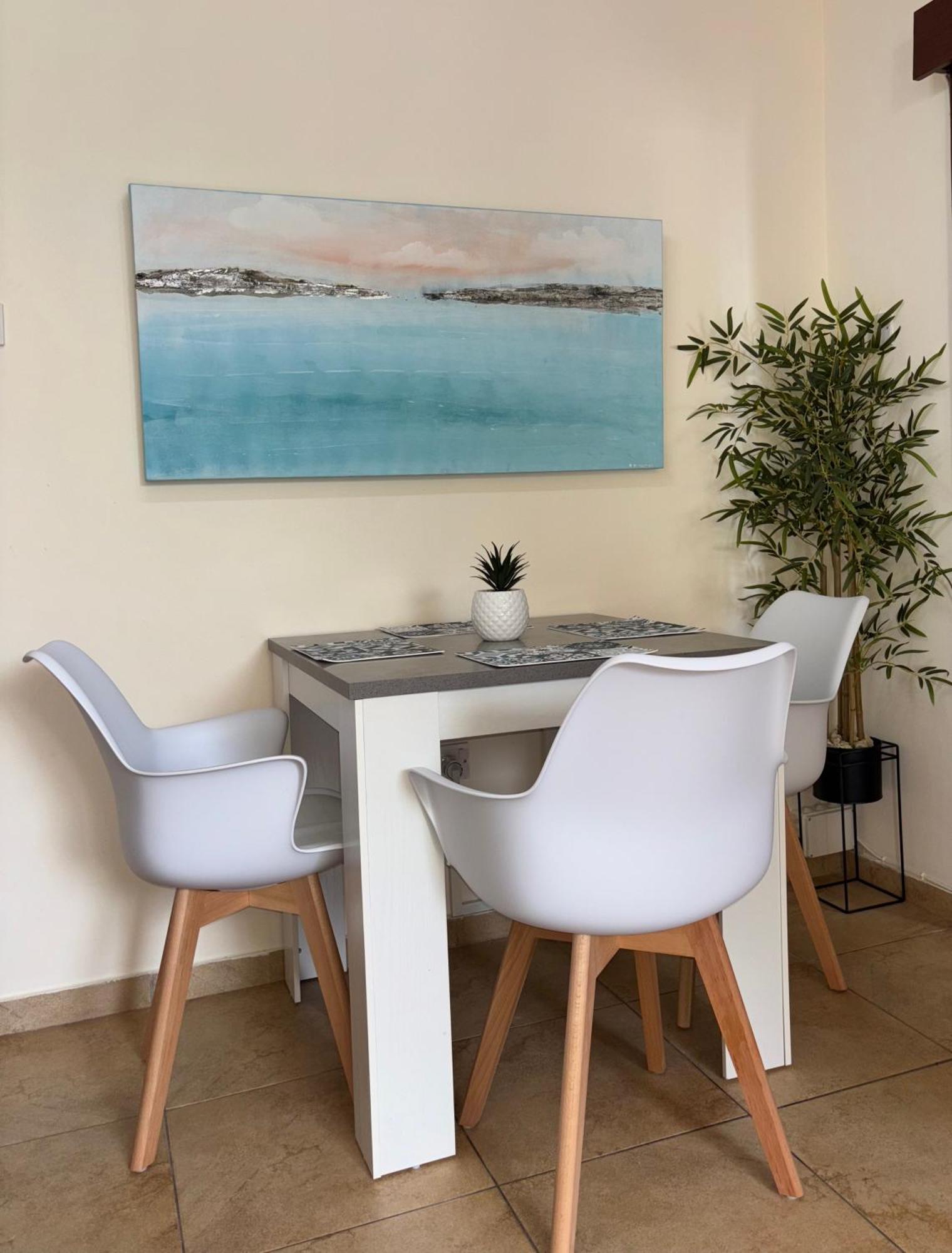 Piale Palms Makenzie Front Apartment, * Larnaca