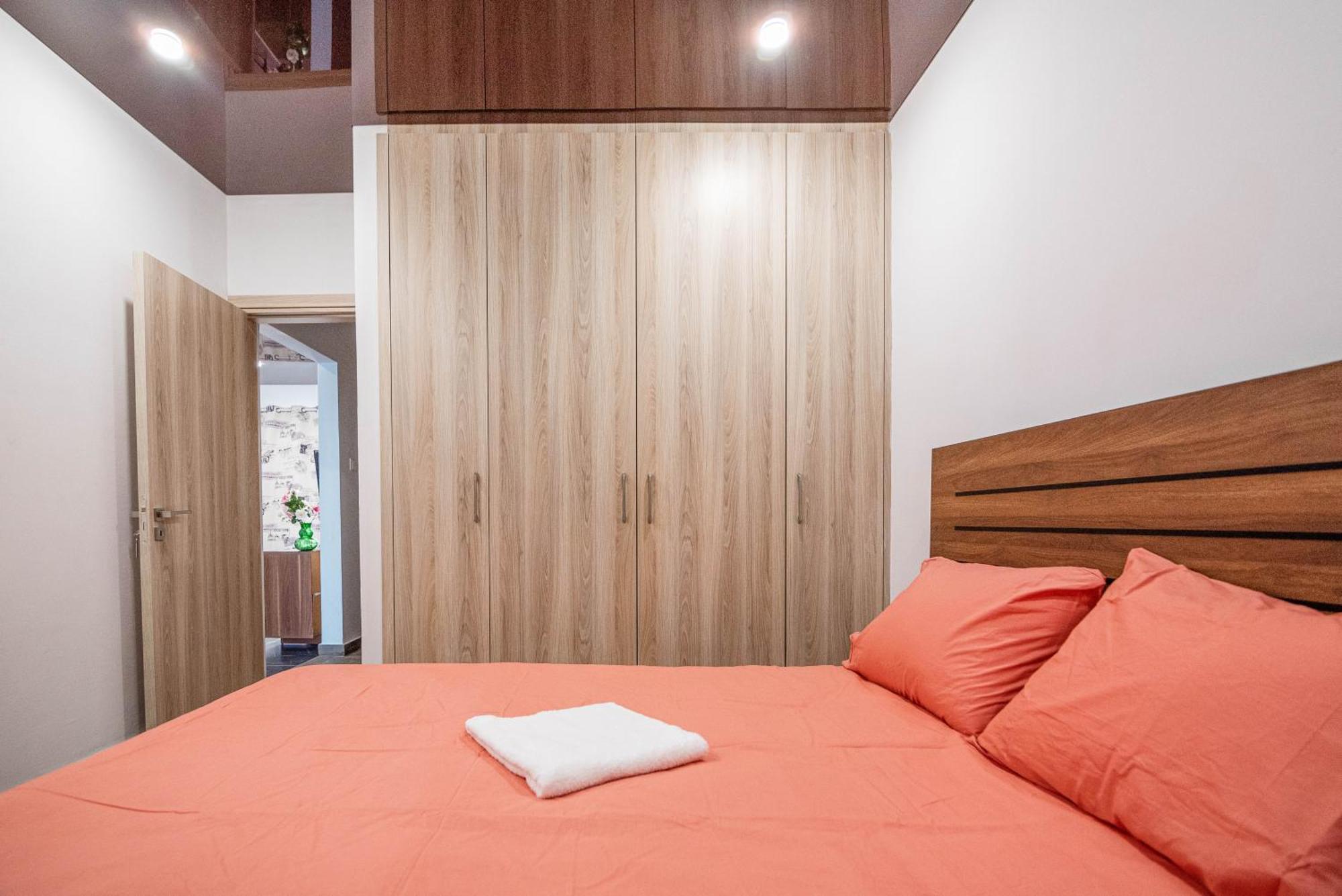 Apartment Mackenzie Larnaca