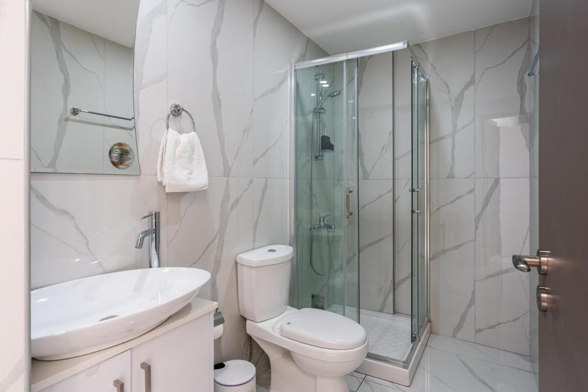 Rosemont - Stylish W Balcony In