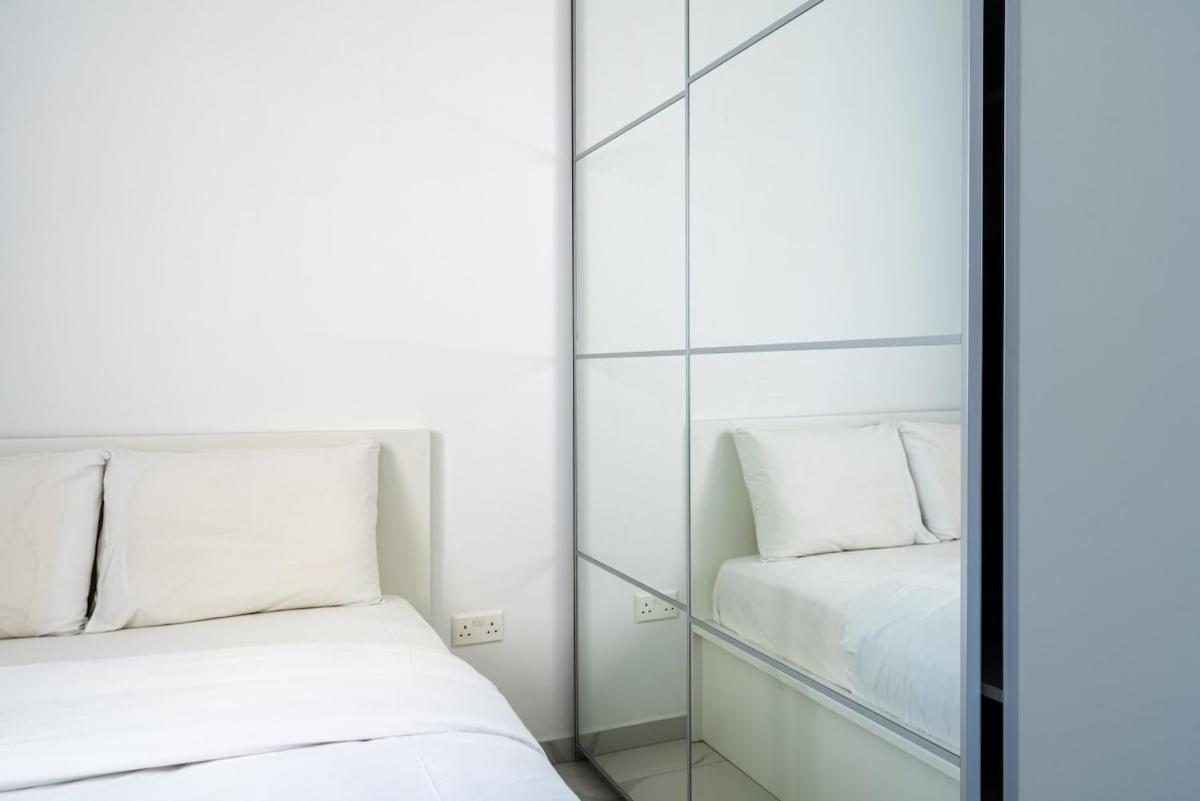 Apartment Rosemont - Stylish W Balcony In Larnaka