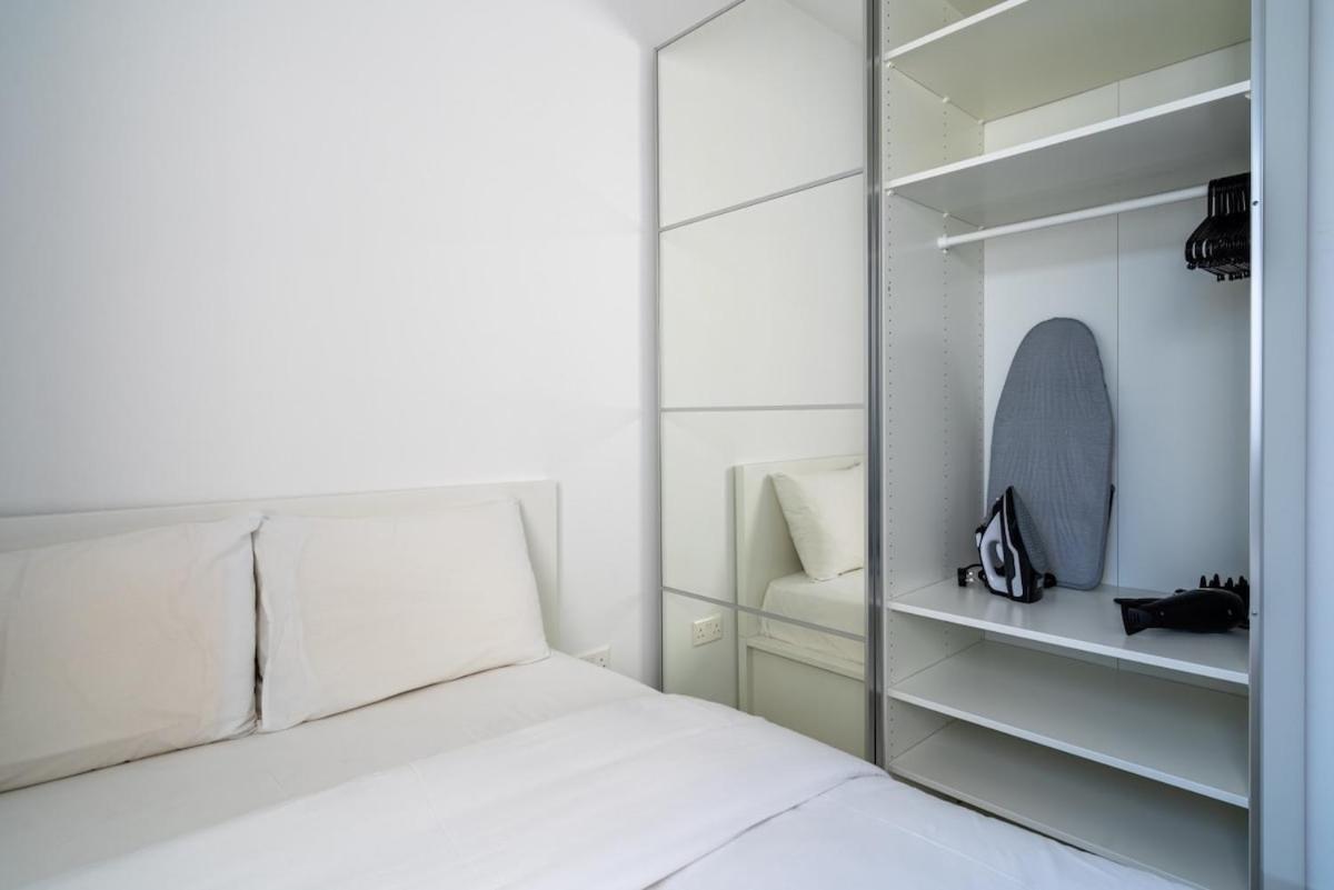 Rosemont - Stylish W Balcony In *