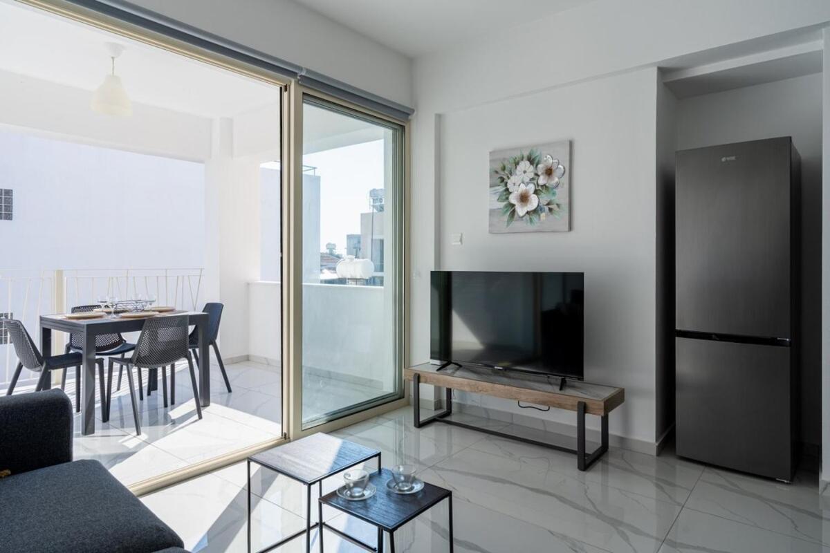 Apartment Rosemont - Stylish W Balcony In