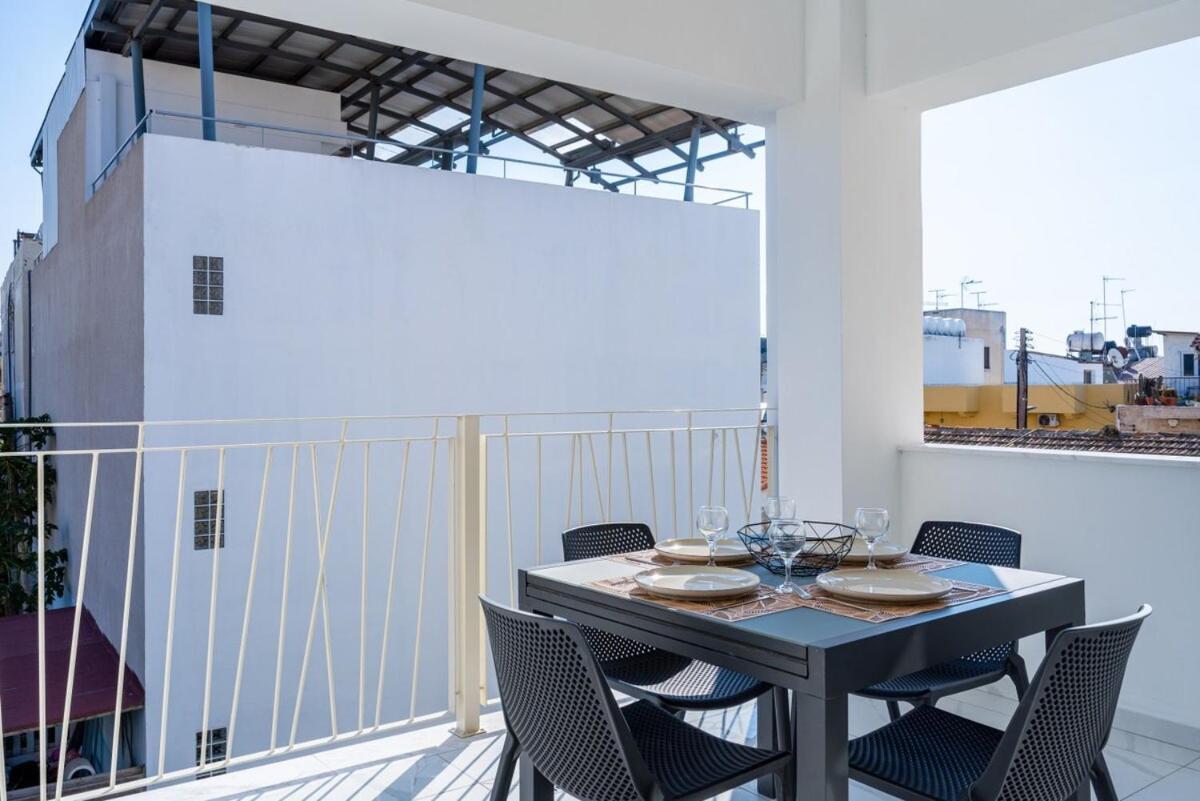 Rosemont - Stylish W Balcony In Apartment