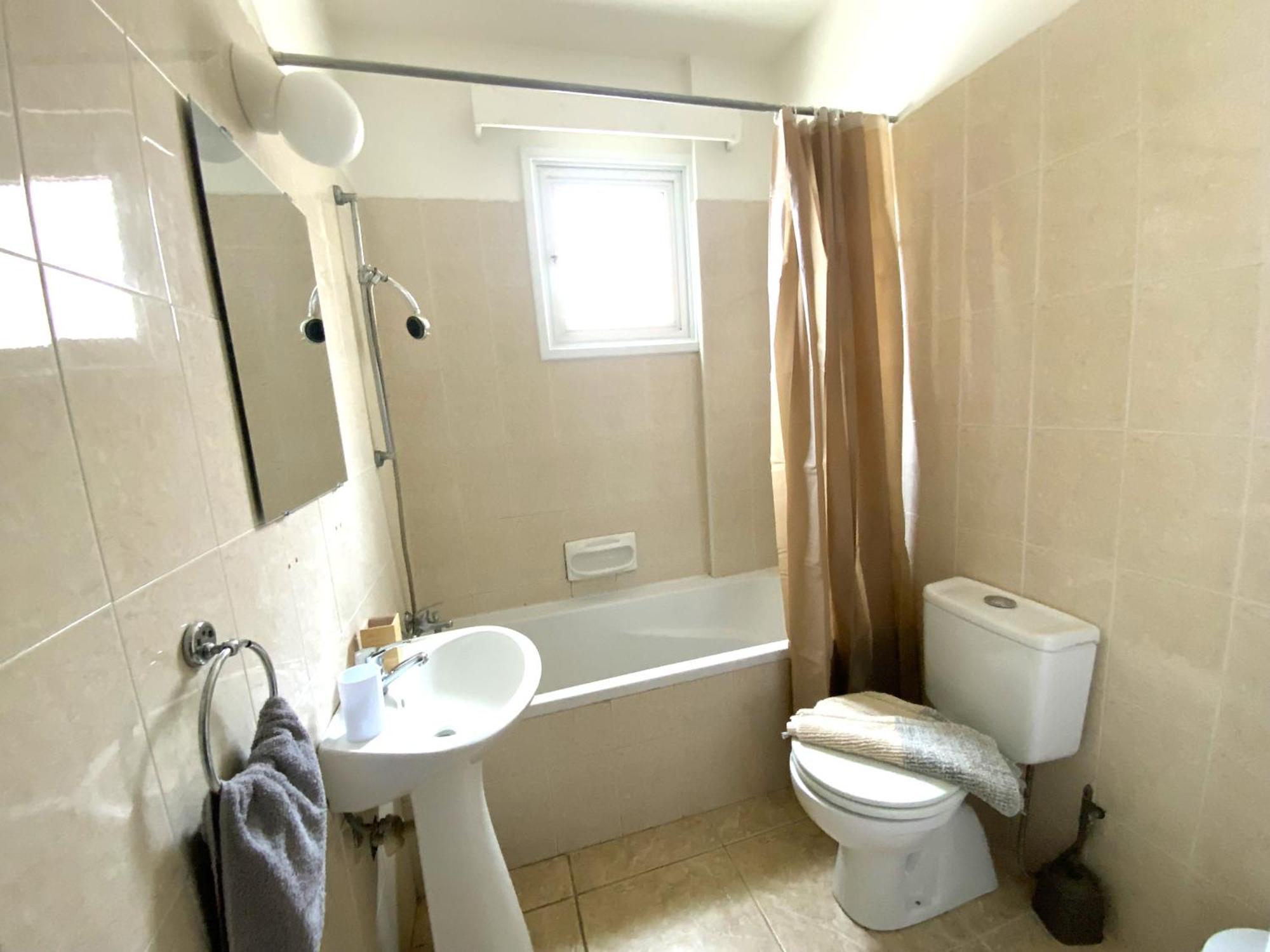 2Br Apt - 5Mins Walk To The Beach With Internet Access