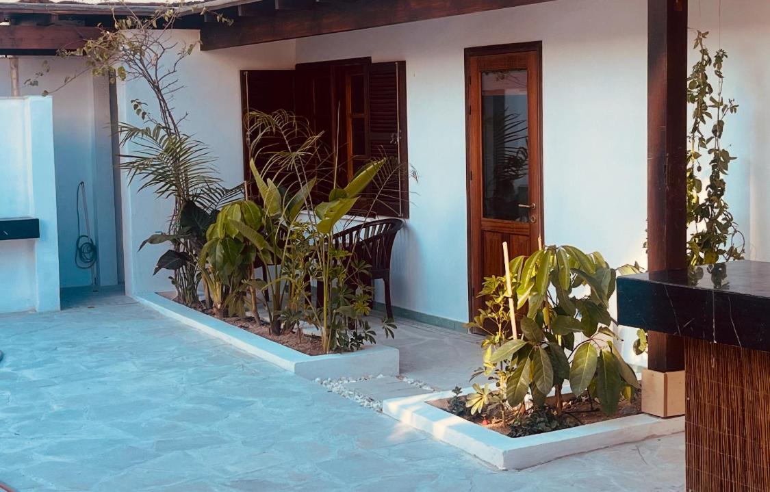 The Colonial Hotel
