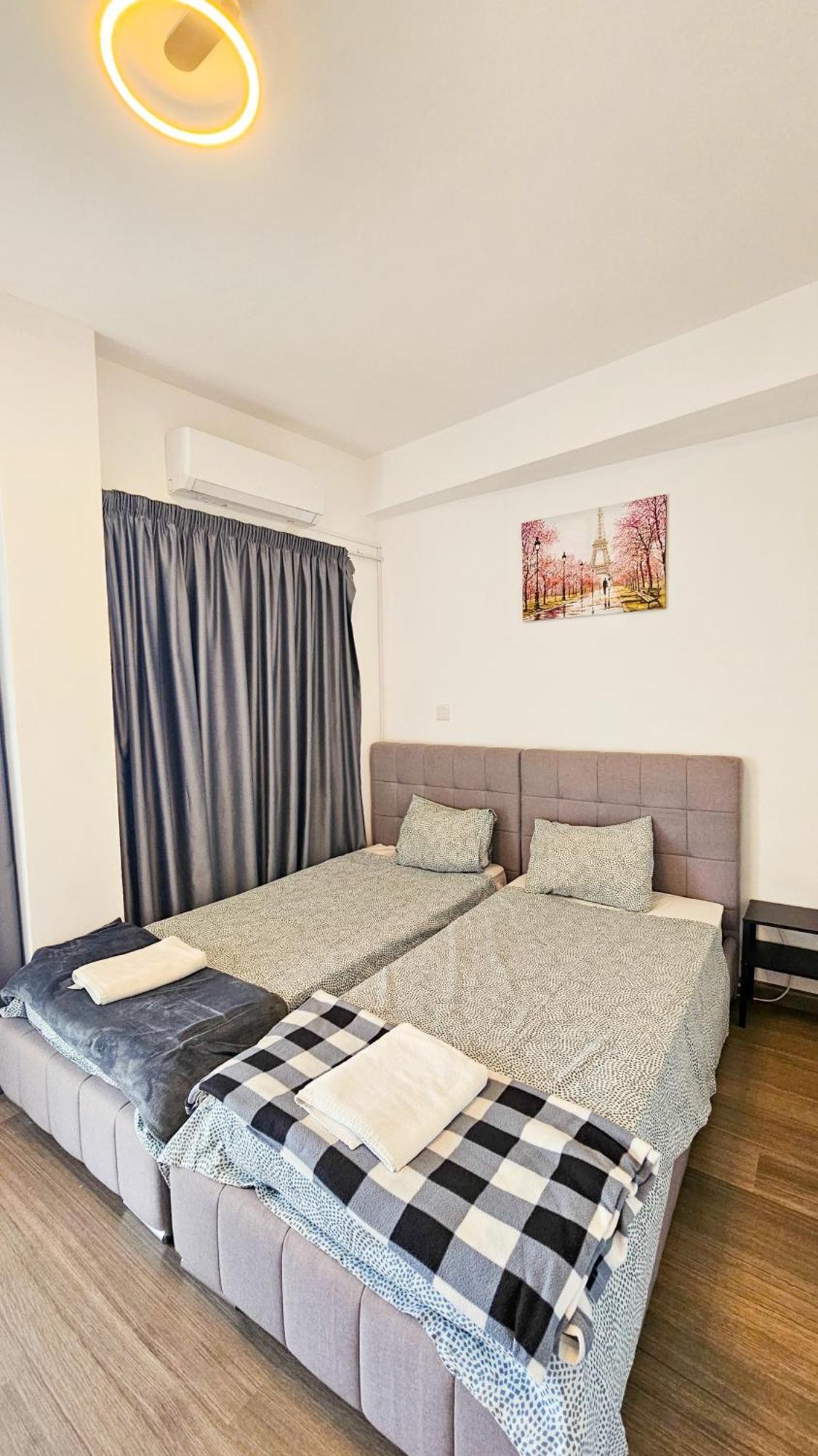 Downtown Rooms, 200m From Marina