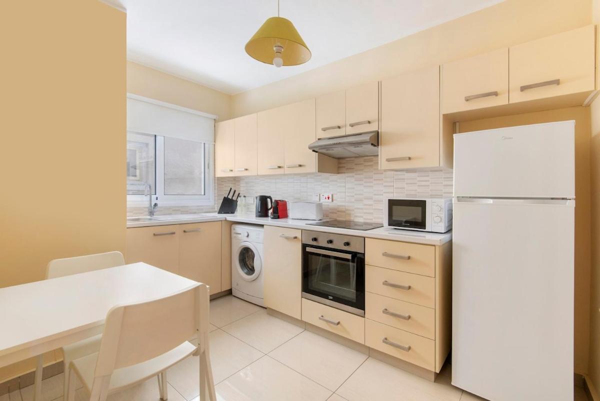 Apartment Center, View, 2br