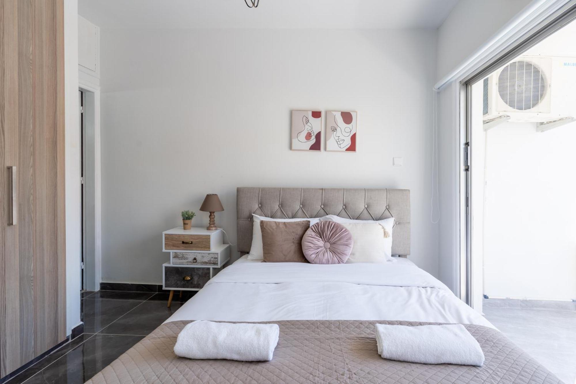 Powder's 1-bedroom Retreat In Mackenzy, Larnaca