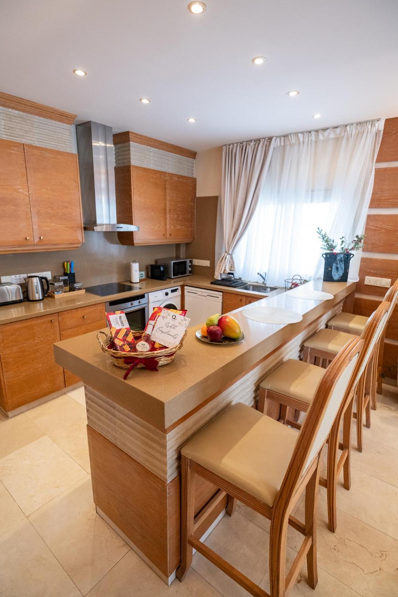Apartment Quattro Beachfront Sea View Ap 4