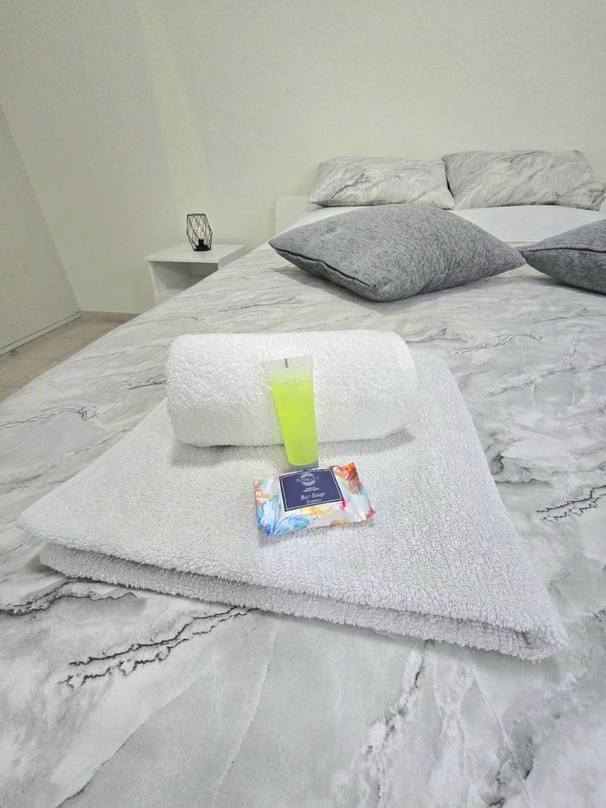 Seaside Escape Apartment *