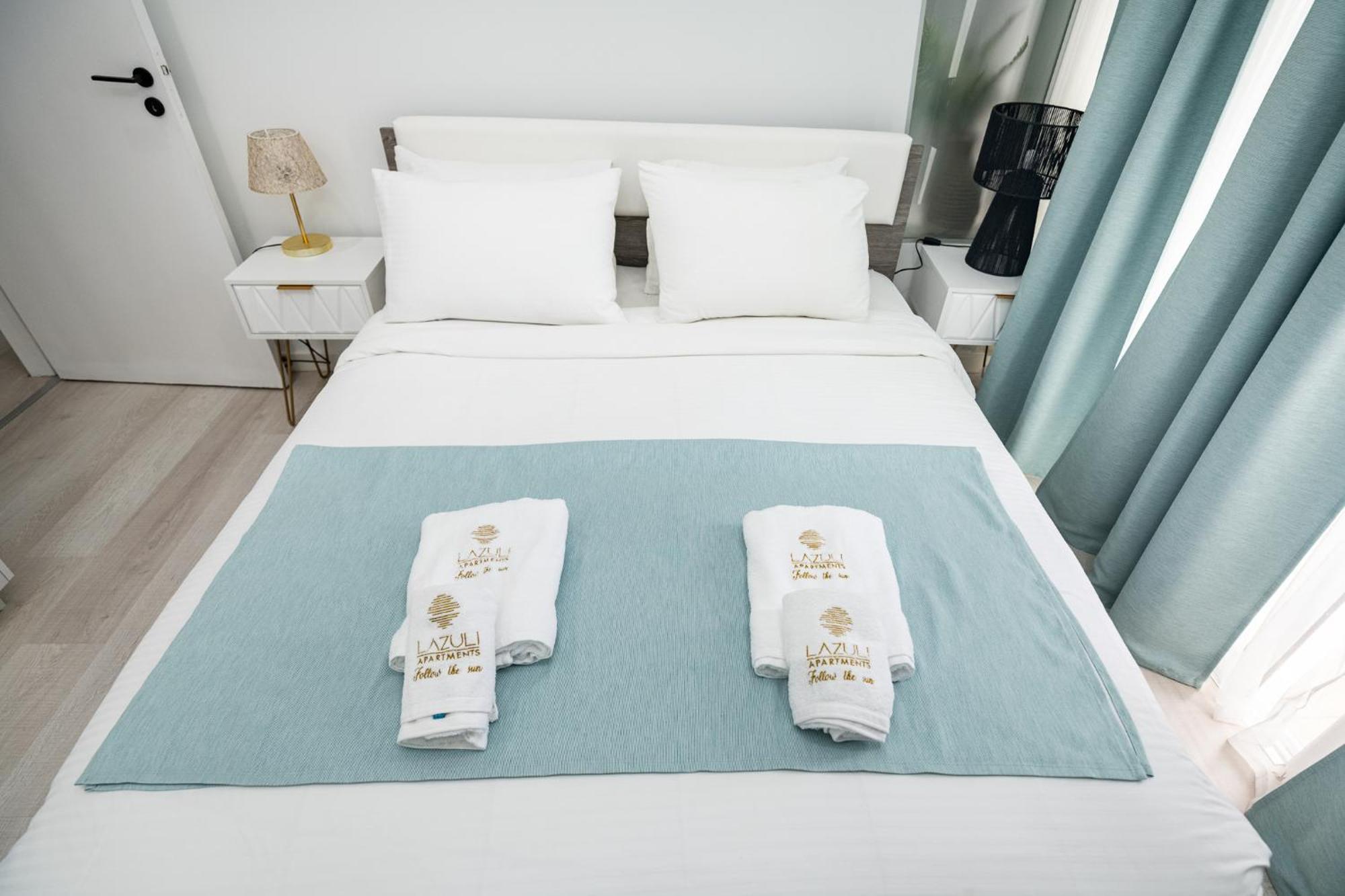 Lazuli Sea View Beachfront Ap 21 Apartment