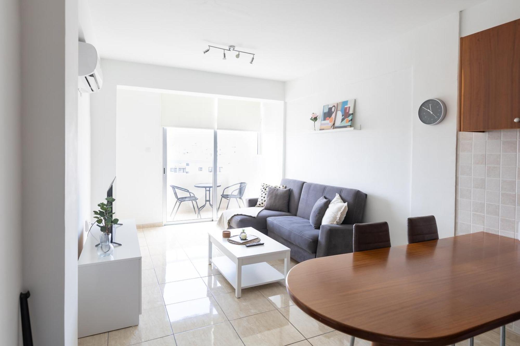 Cozy With Sea View Larnaca