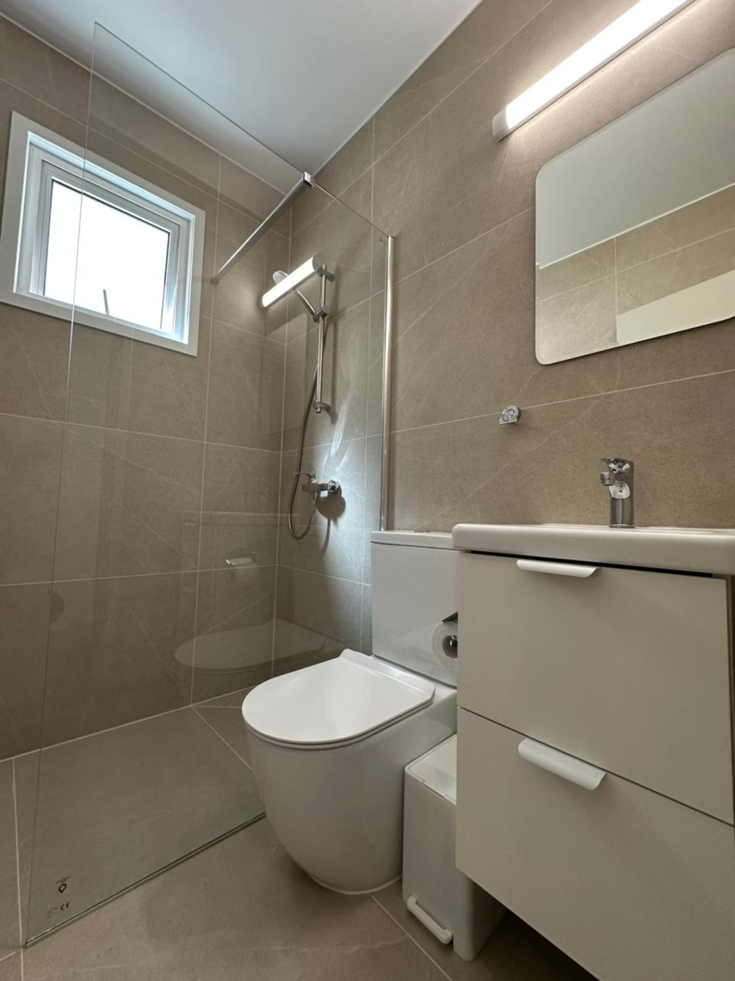 Olivia Mackenzie 2 Bedroom Flat With Pool Apartment *